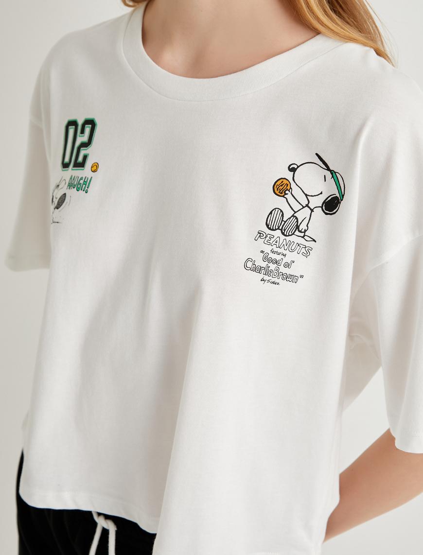   Snoopy Crop Tişört Arkası Baskılı Tenis Temalı Lisanslı Kısa Kollu Bisiklet Yaka