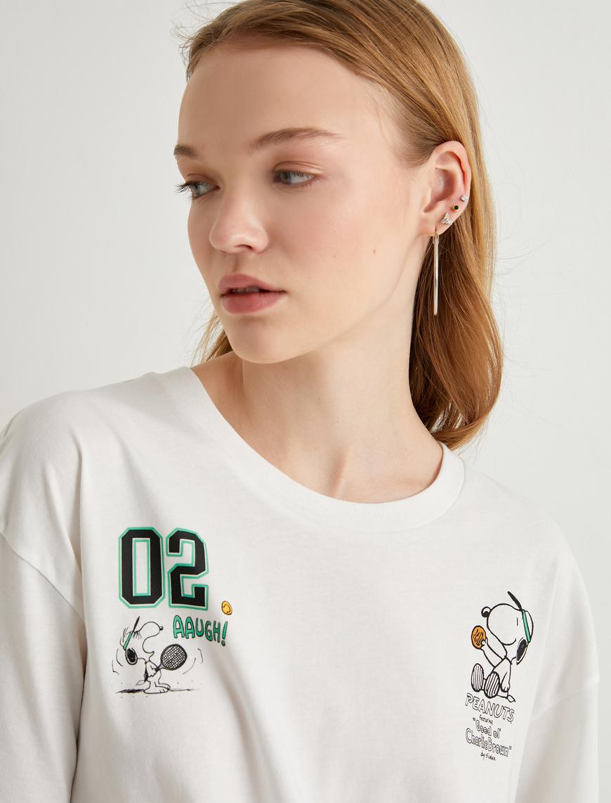   Snoopy Crop Tişört Arkası Baskılı Tenis Temalı Lisanslı Kısa Kollu Bisiklet Yaka