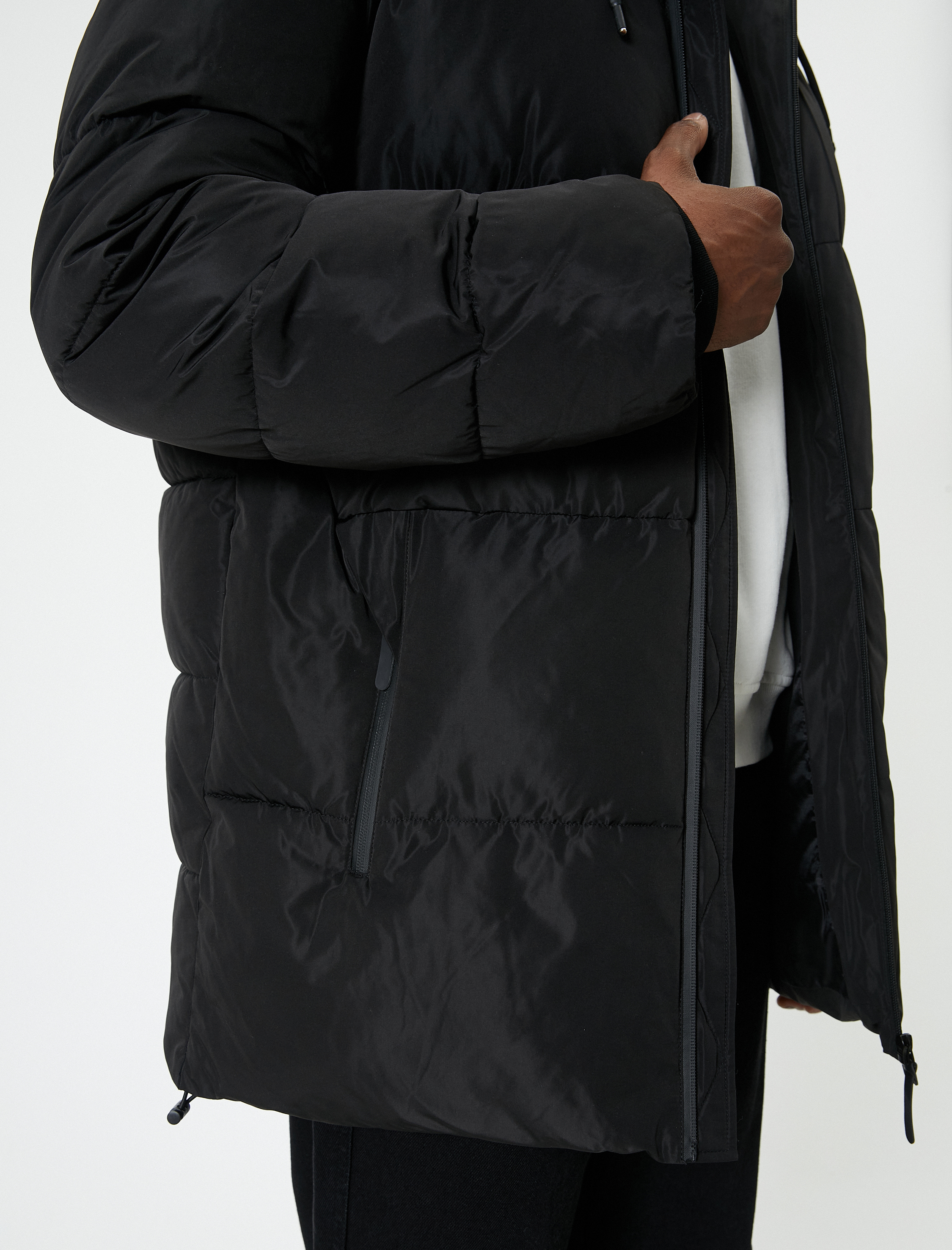   Kapşonlu Cep Detaylı Uzun Kollu Şişme Mont