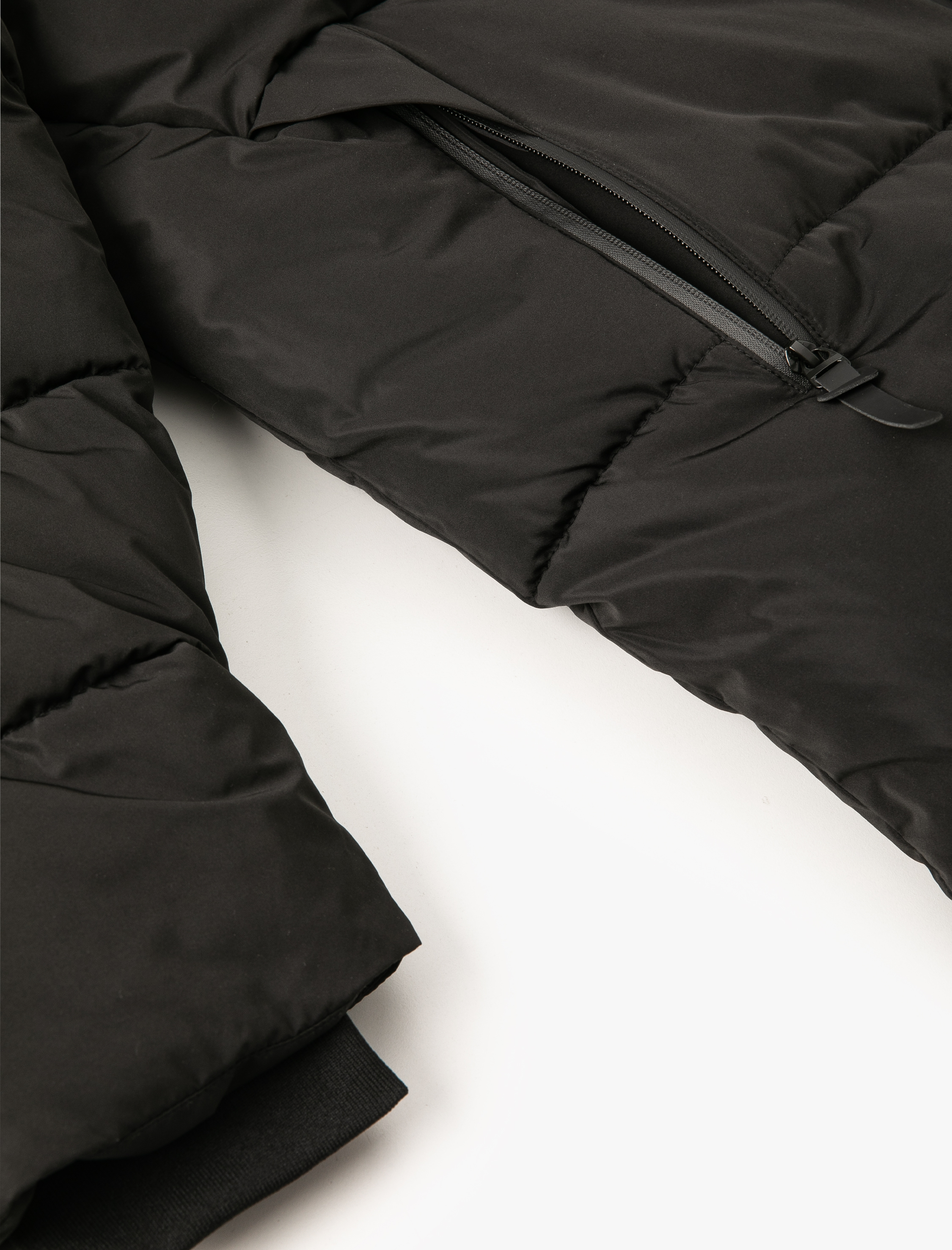   Kapşonlu Cep Detaylı Uzun Kollu Şişme Mont