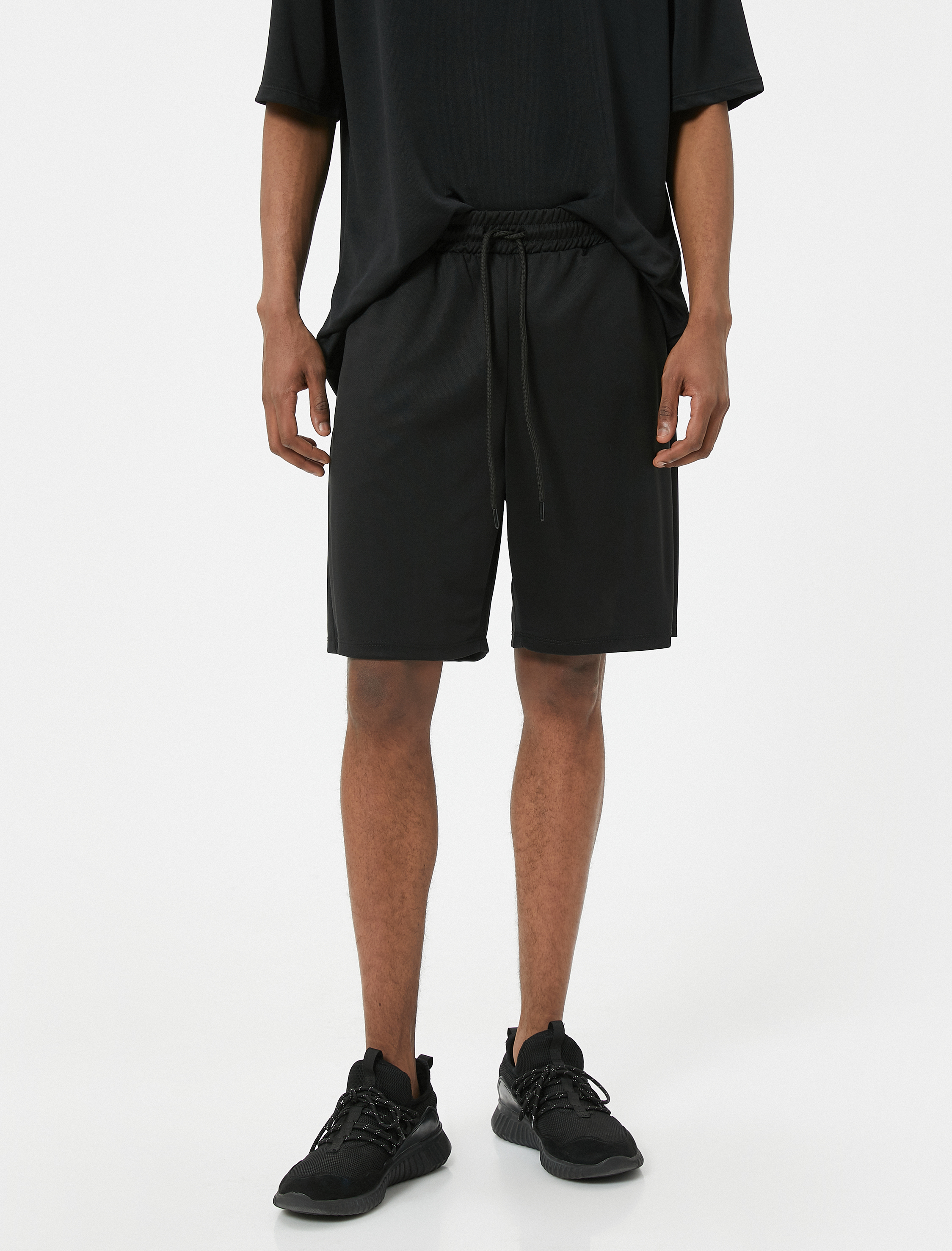   Spor Şort Beli Bağcıklı Cep Detaylı