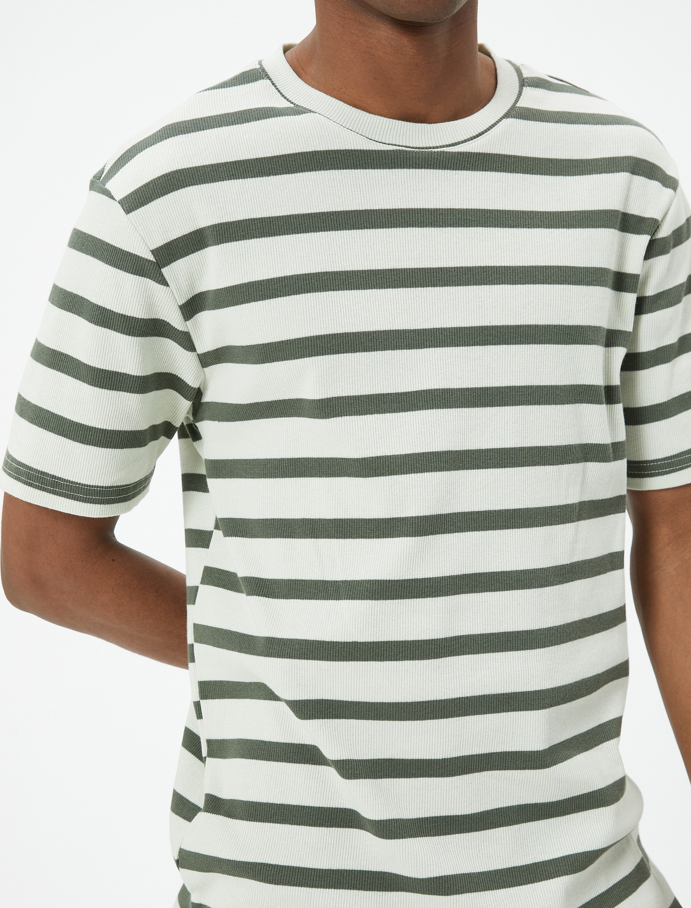   Basic Tişört Slim Fit Çizgili Bisiklet Yaka Kısa Kollu