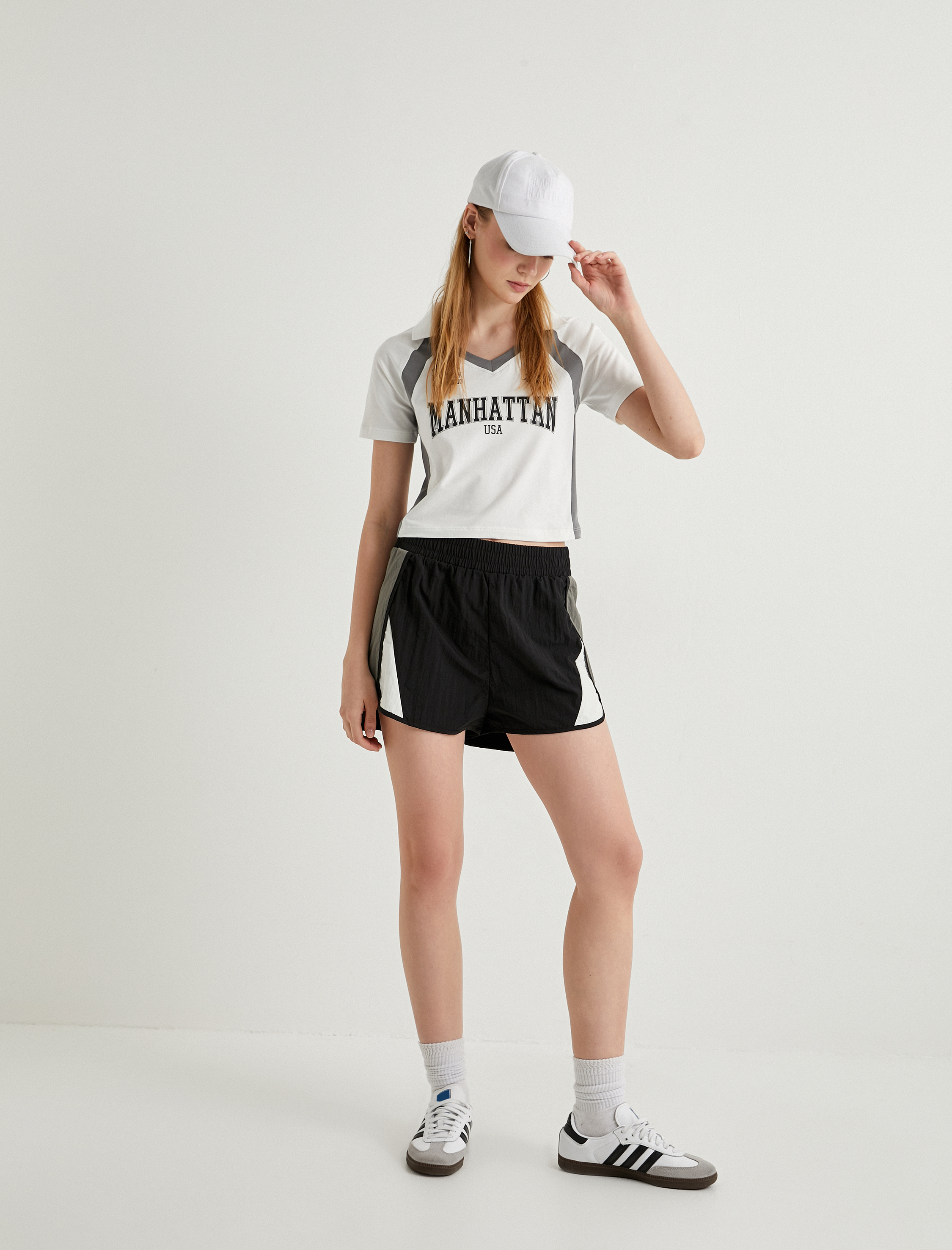 Crop Polo Tişört V Yaka Kısa Kollu Slim Fit