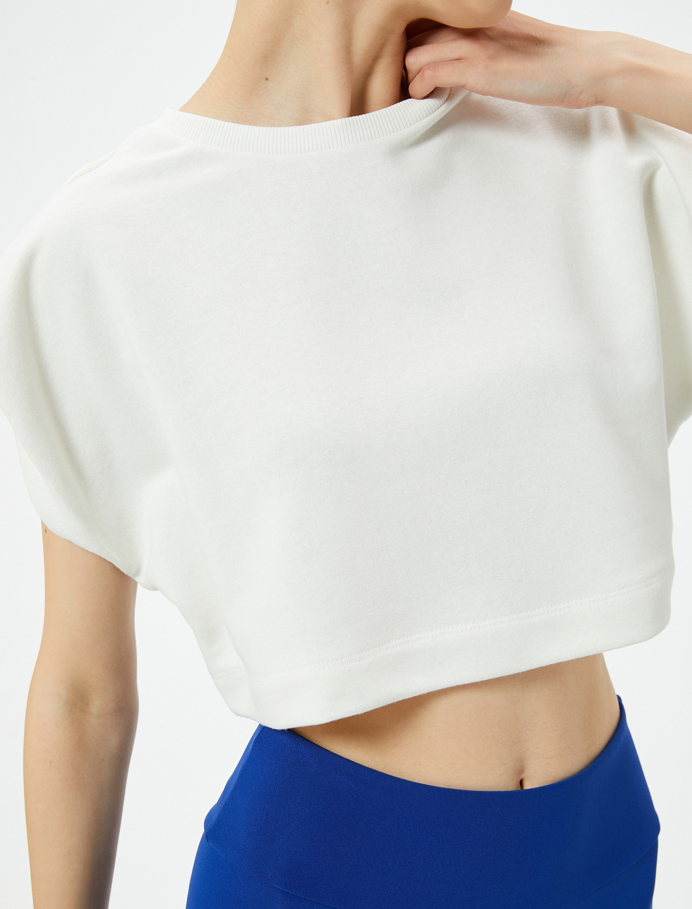   Spor Crop Kolsuz Tişört Düşük Omuz Rahat Kesim Bisiklet Yaka