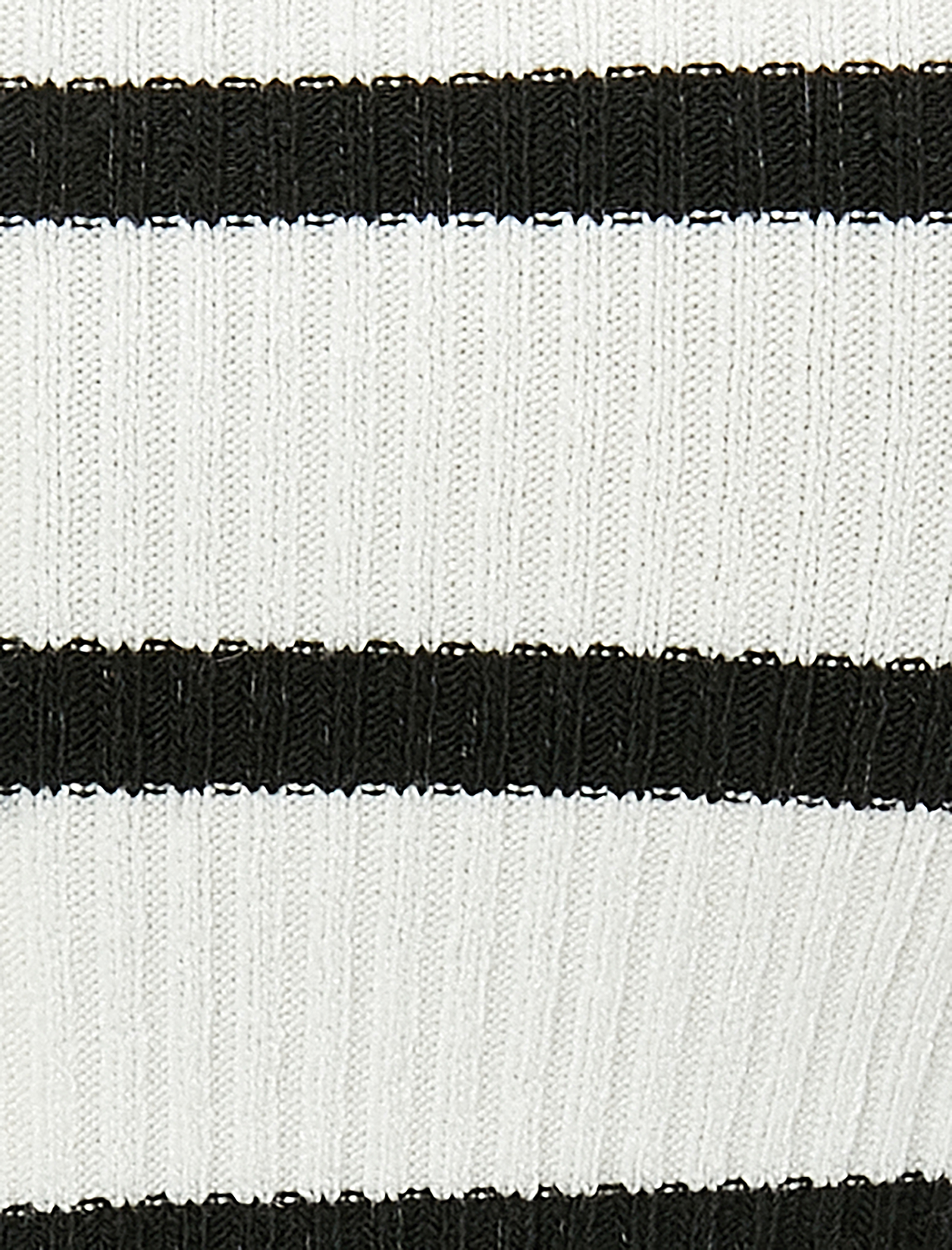 Fermuarlı Omzu Açık Tişört Kat Detaylı Kısa Kollu Viskoz Kumaş Slim Fit