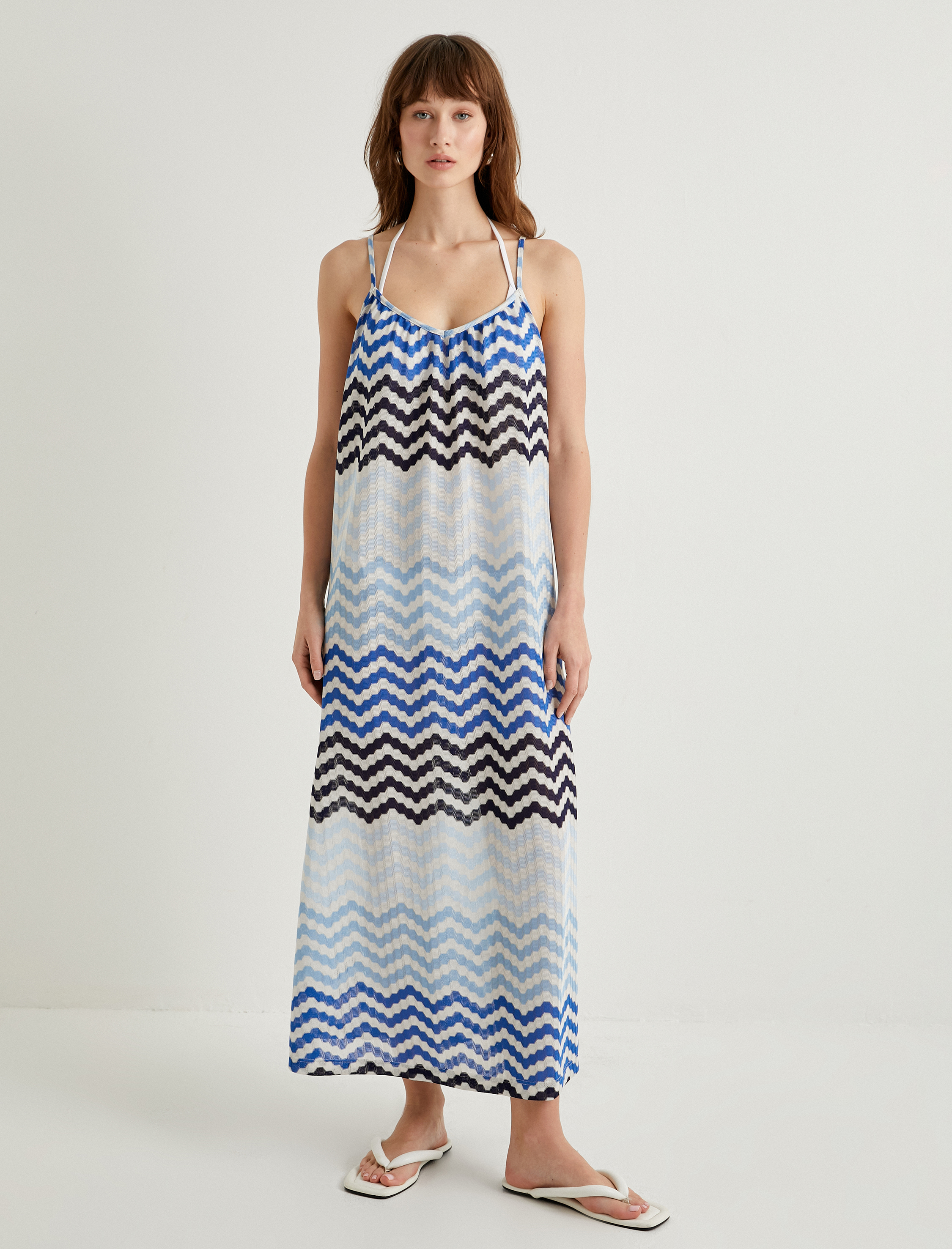   Uzun Plaj Elbisesi Askılı V Yaka Pileli