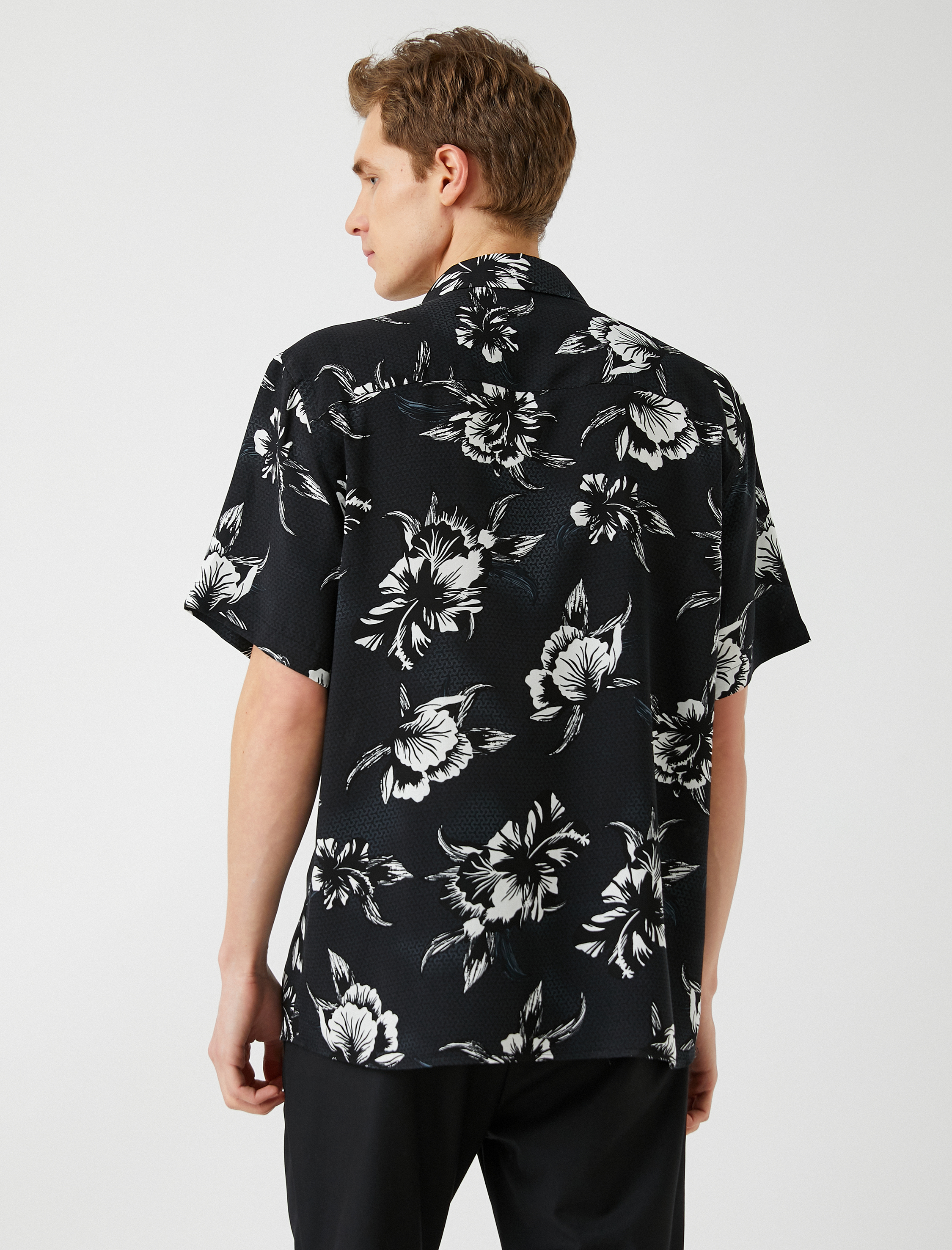   Çiçek Desenli Kısa Kollu Gömlek