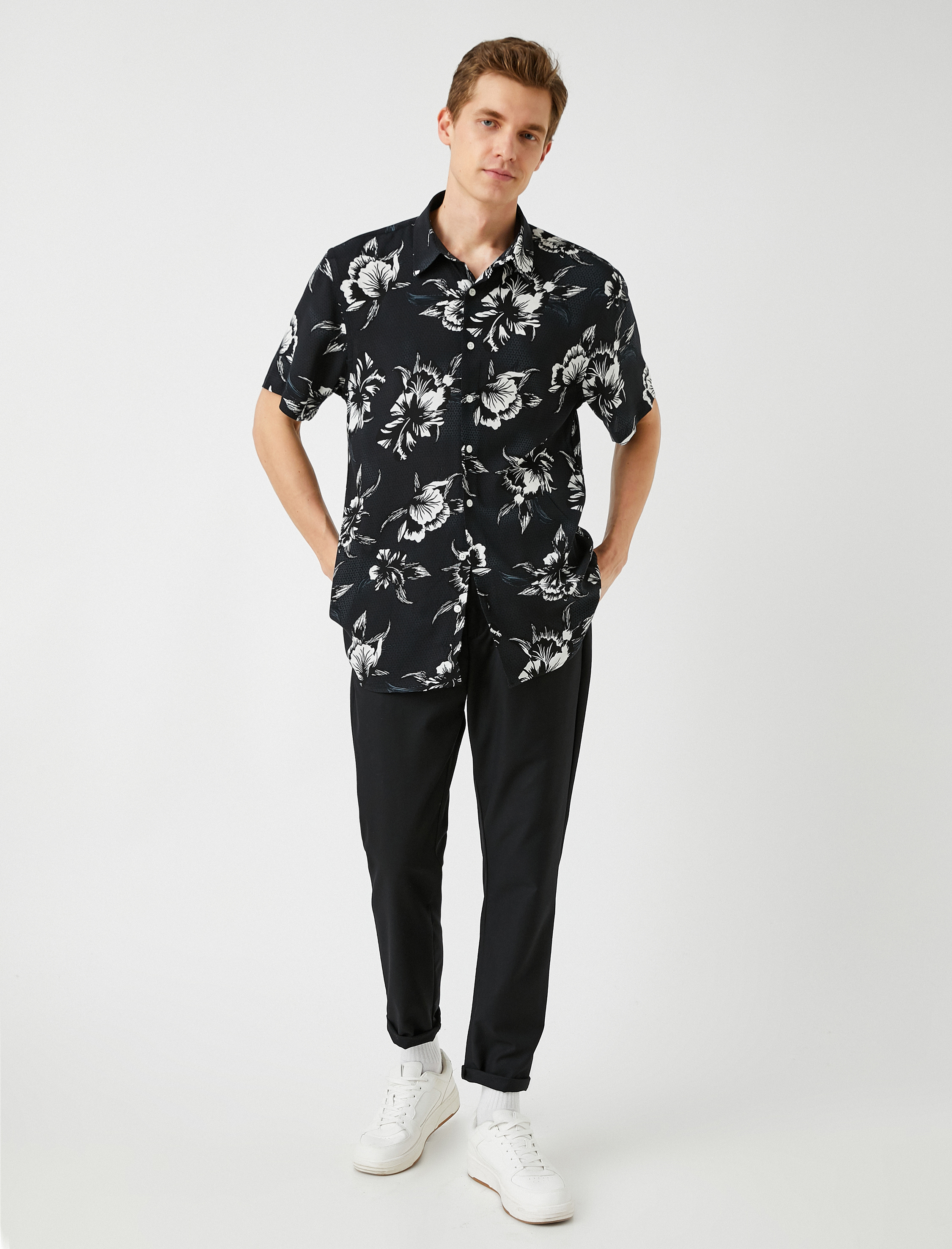   Çiçek Desenli Kısa Kollu Gömlek