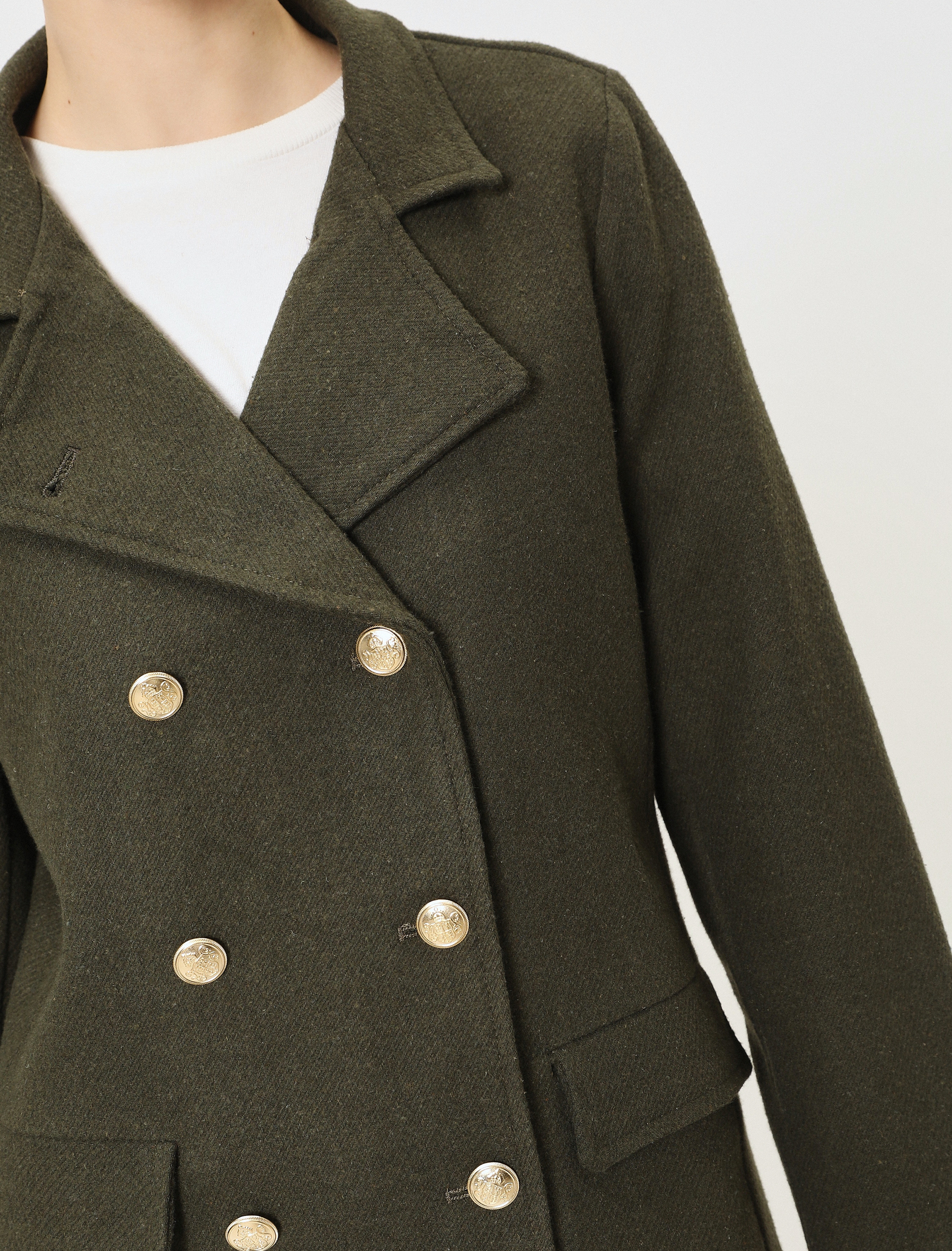 Kaşe Kaban Kruvaze Yaka Düğmeli Cepli Dar Kalıp