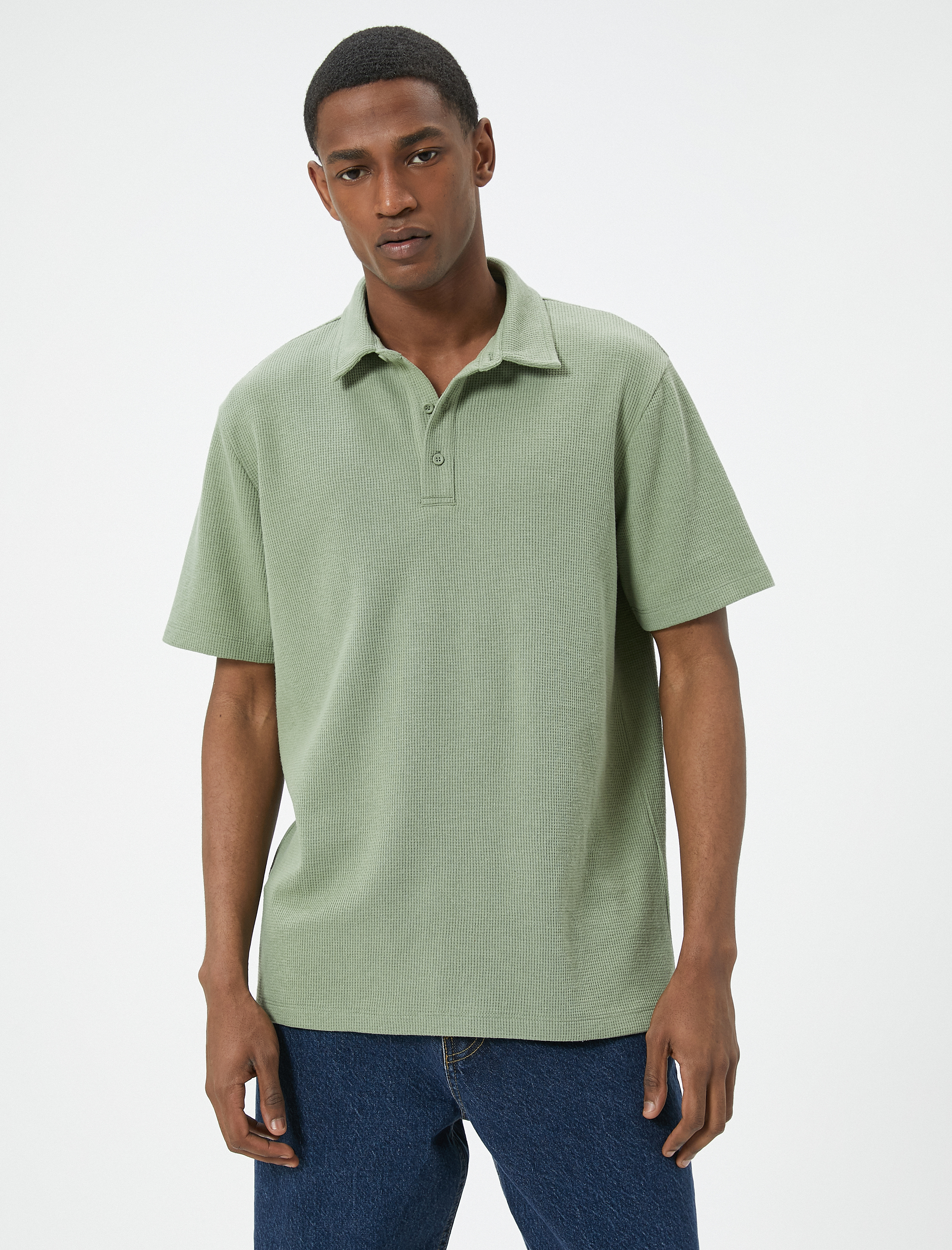   Yakalı Tişört Düğme Detaylı Kısa Kollu Dokulu