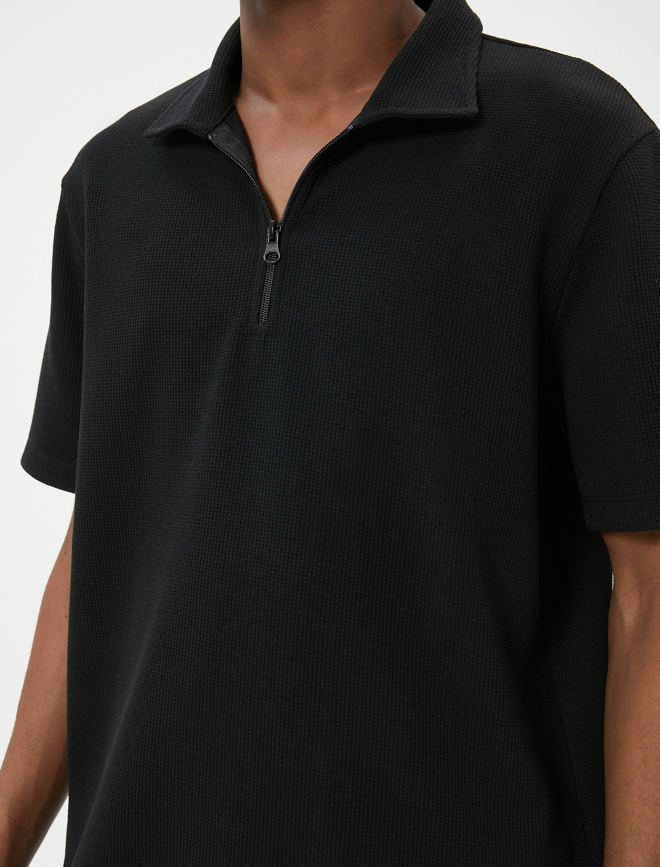   Yarım Fermuarlı Polo Tişört Kısa Kollu Dokulu