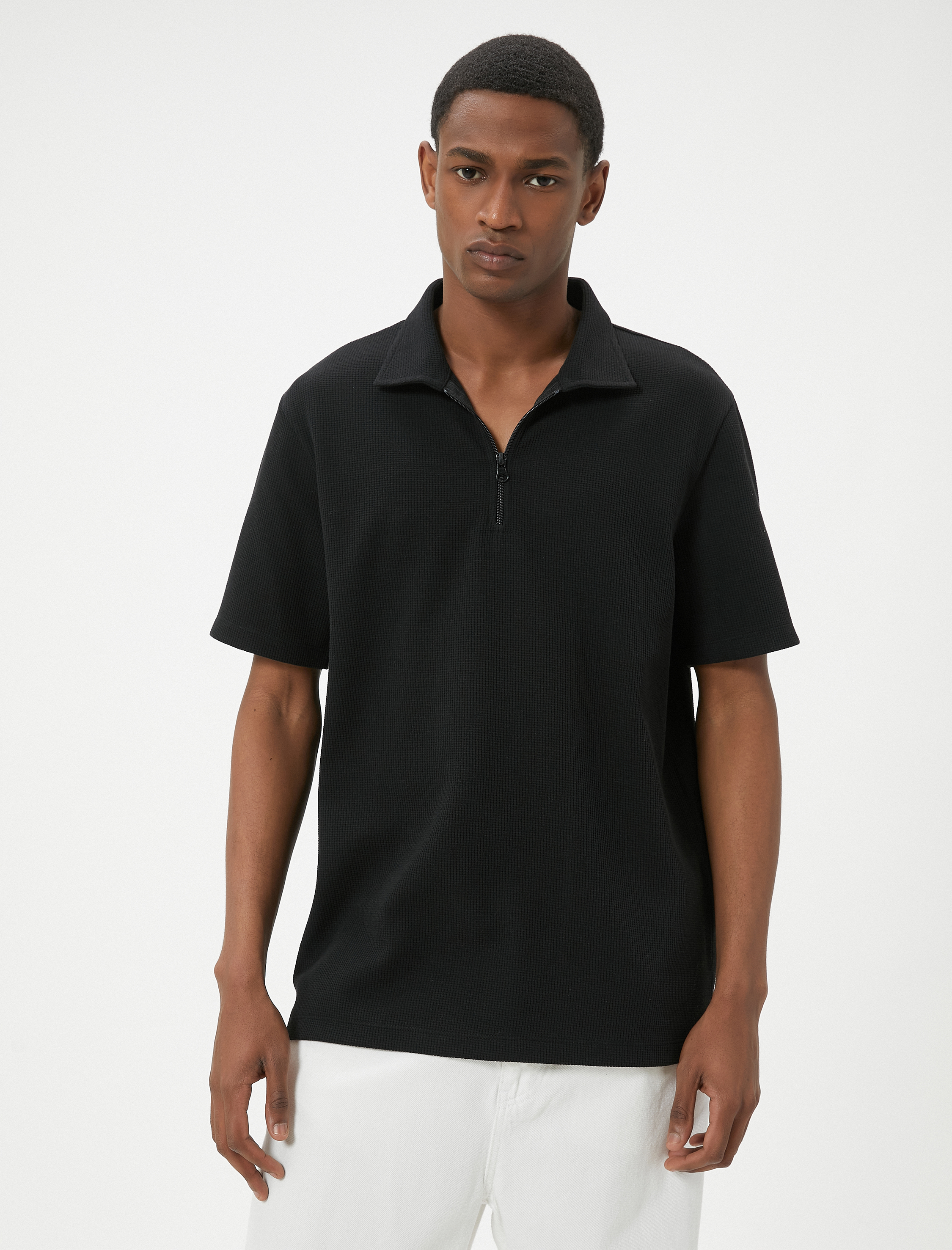   Yarım Fermuarlı Polo Tişört Kısa Kollu Dokulu