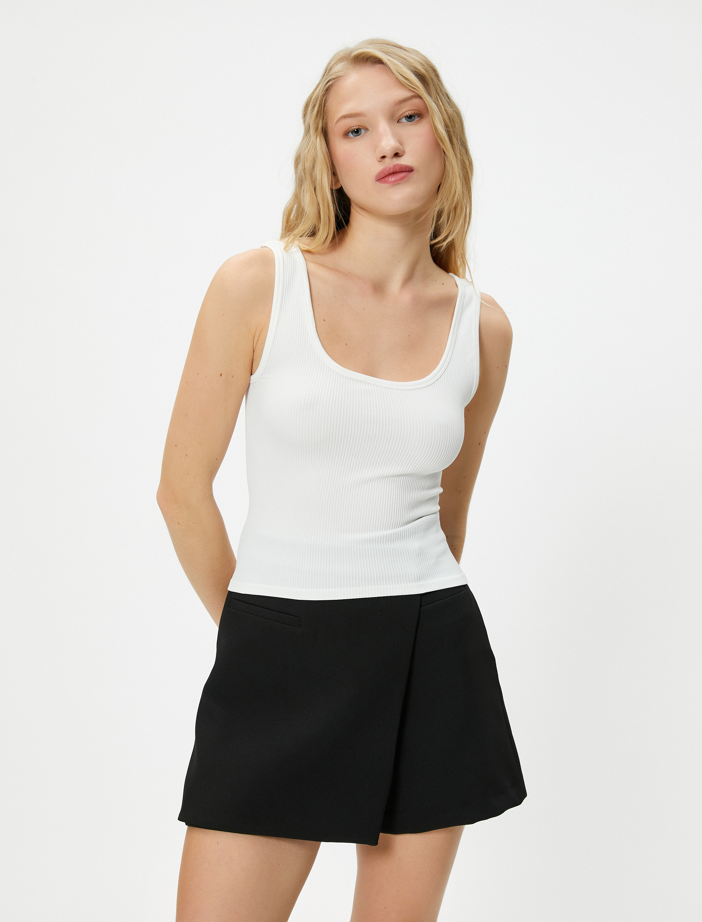   Derin U Yaka Crop Atlet Ribanalı Kalın Askılı