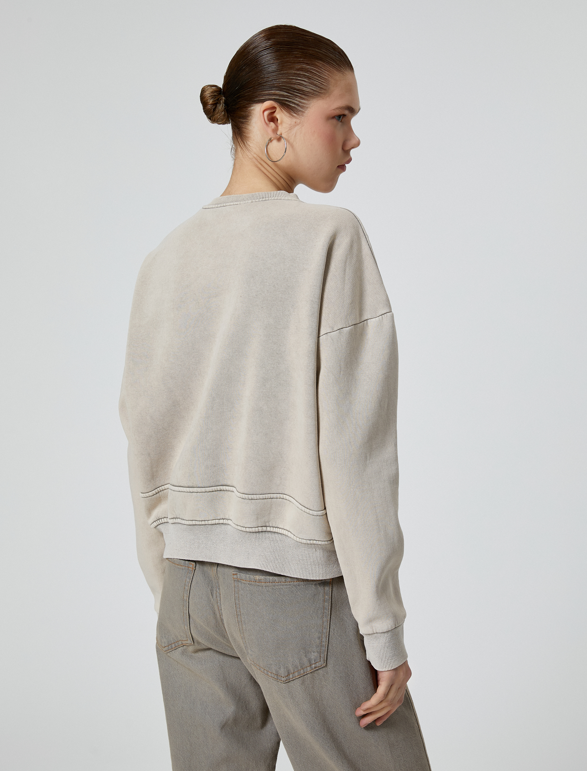   Şardonlu Sweatshirt Uzun Kollu Bisiklet Yaka Nervür Detaylı Rahat Kalıp