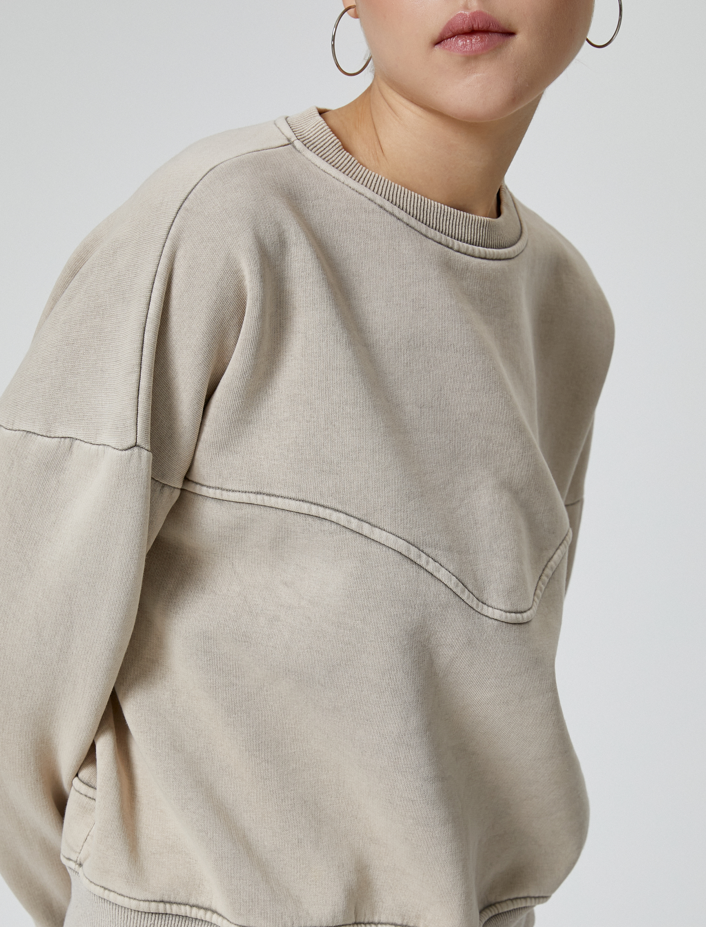   Şardonlu Sweatshirt Uzun Kollu Bisiklet Yaka Nervür Detaylı Rahat Kalıp