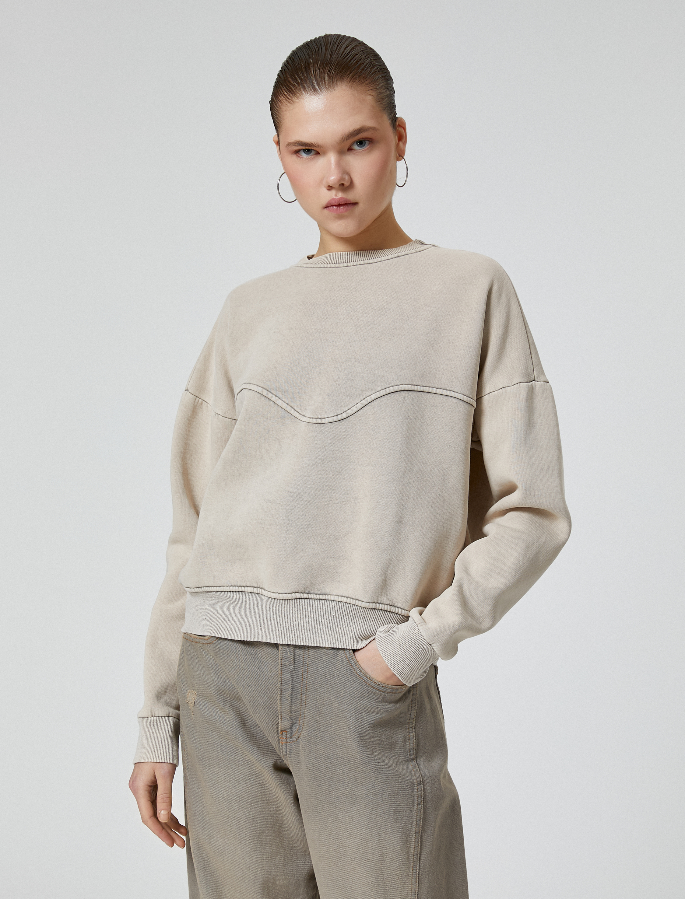   Şardonlu Sweatshirt Uzun Kollu Bisiklet Yaka Nervür Detaylı Rahat Kalıp