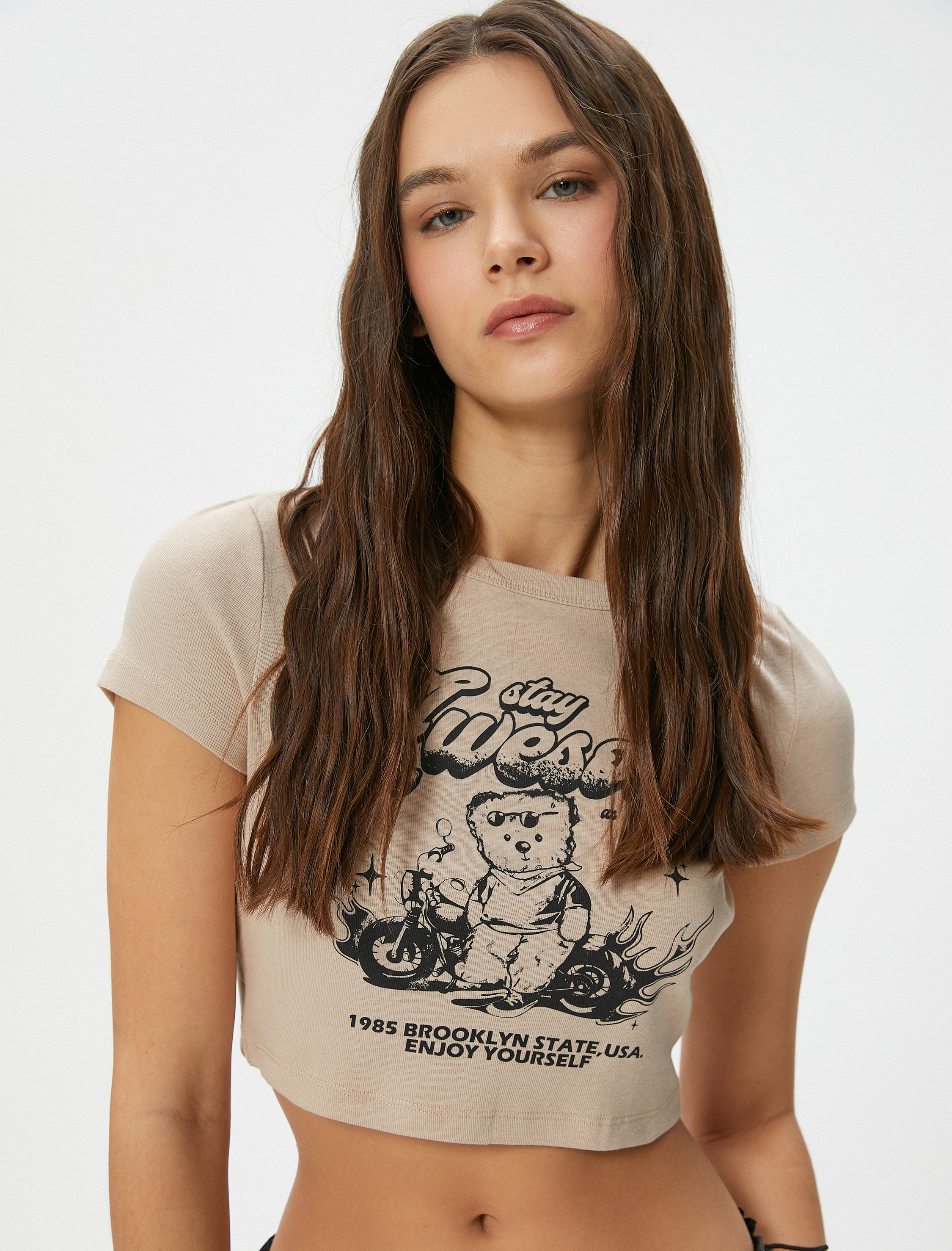   Ayıcık Baskılı Crop Tişört Slim Fit Kısa Kollu Bisiklet Yaka Pamuklu