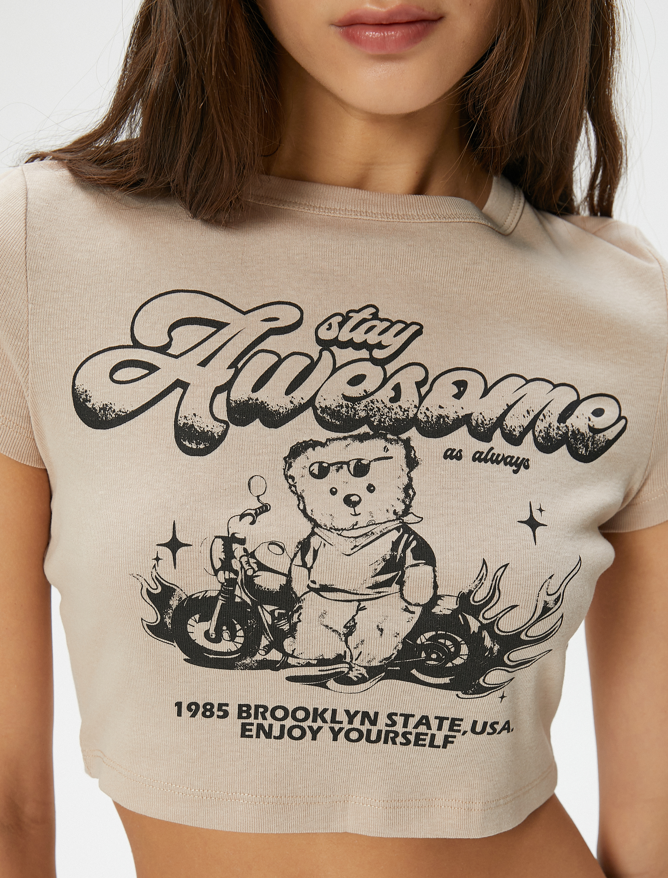   Ayıcık Baskılı Crop Tişört Slim Fit Kısa Kollu Bisiklet Yaka Pamuklu