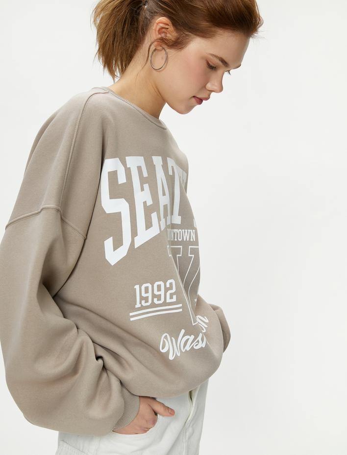  Şardonlu Kolej Oversize Sweatshirt Uzun Kollu Bisiklet Yaka