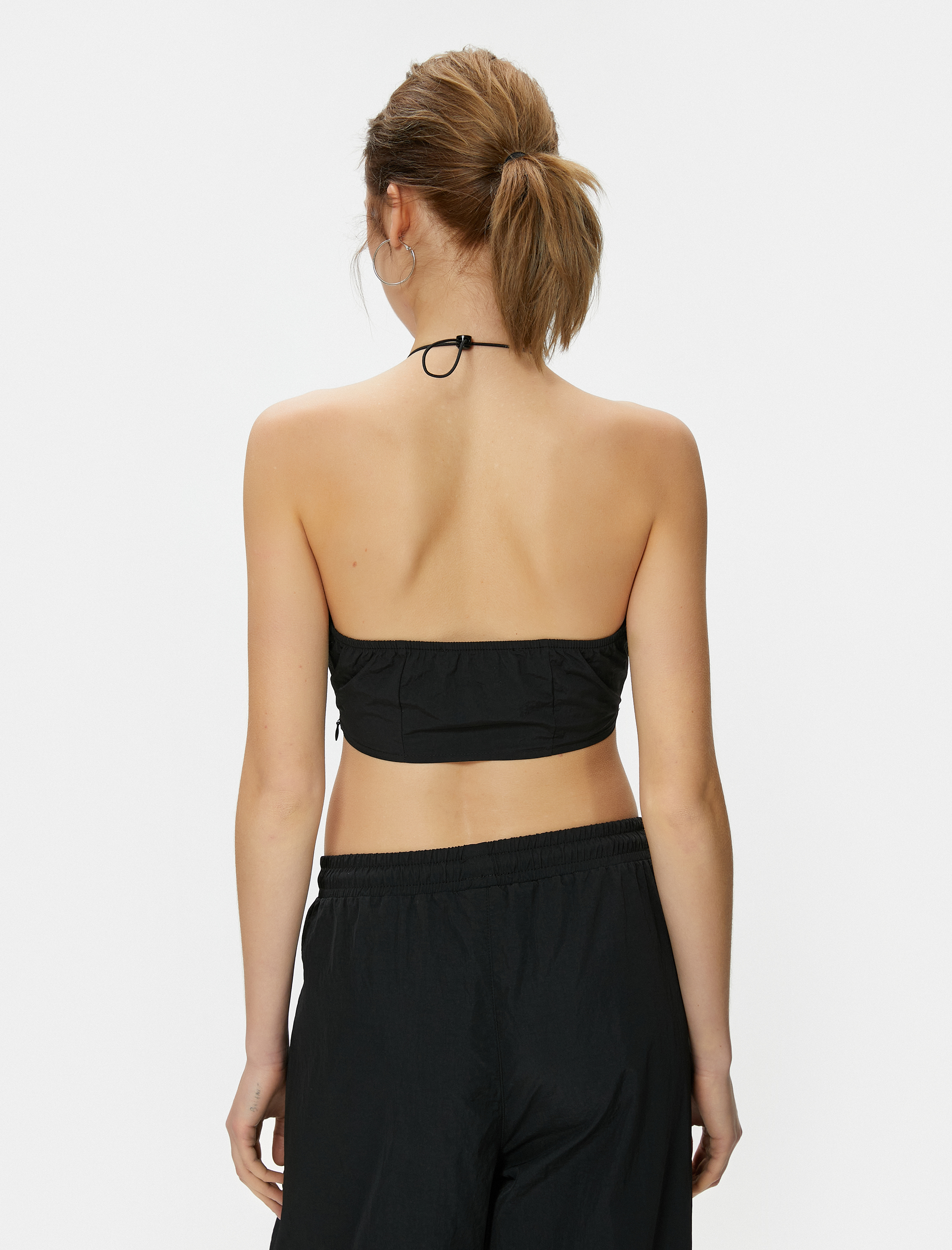 Crop Paraşüt Üst Halter Yaka Stoper Detaylı