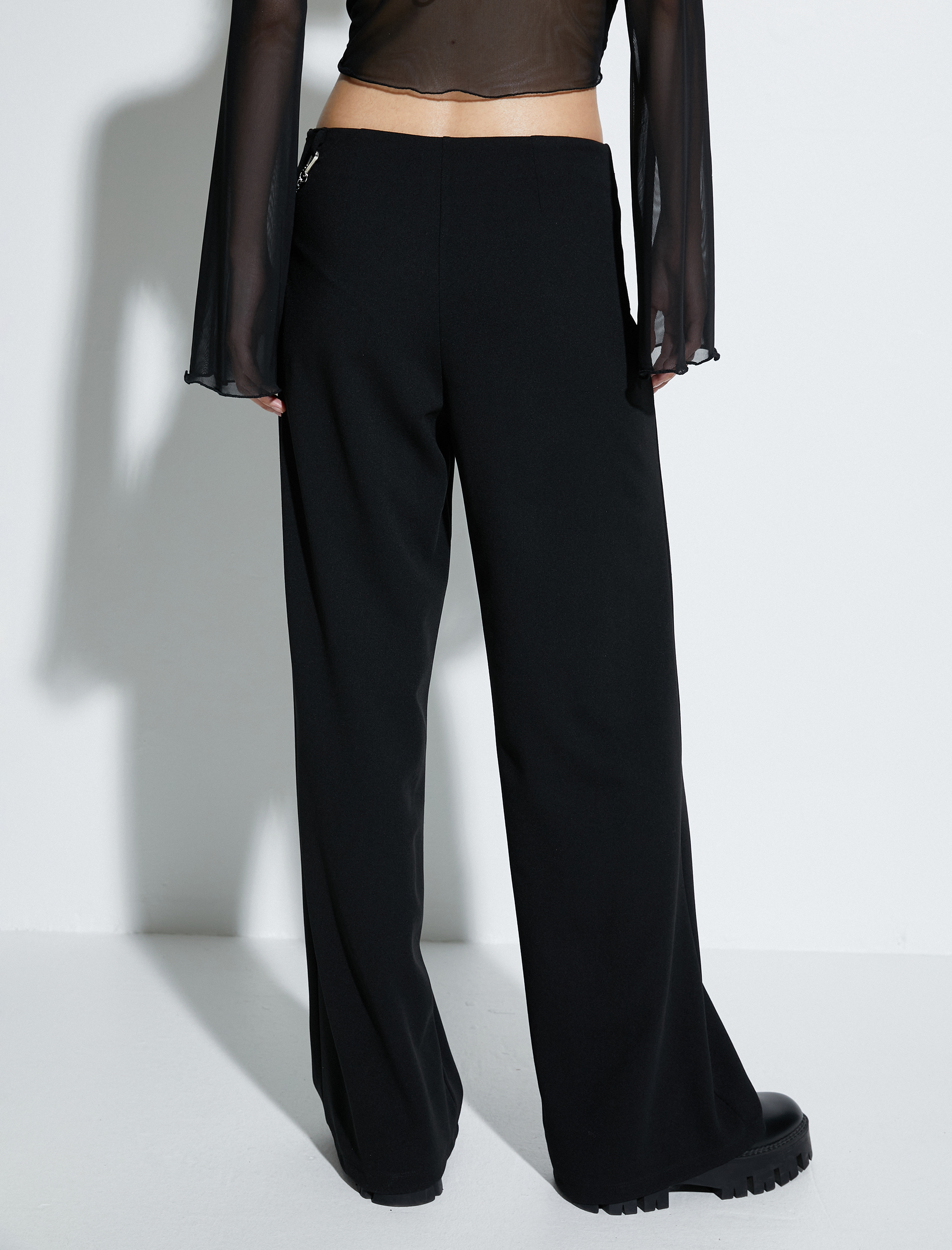   Geniş Paça Pantolon Zincir Detaylı