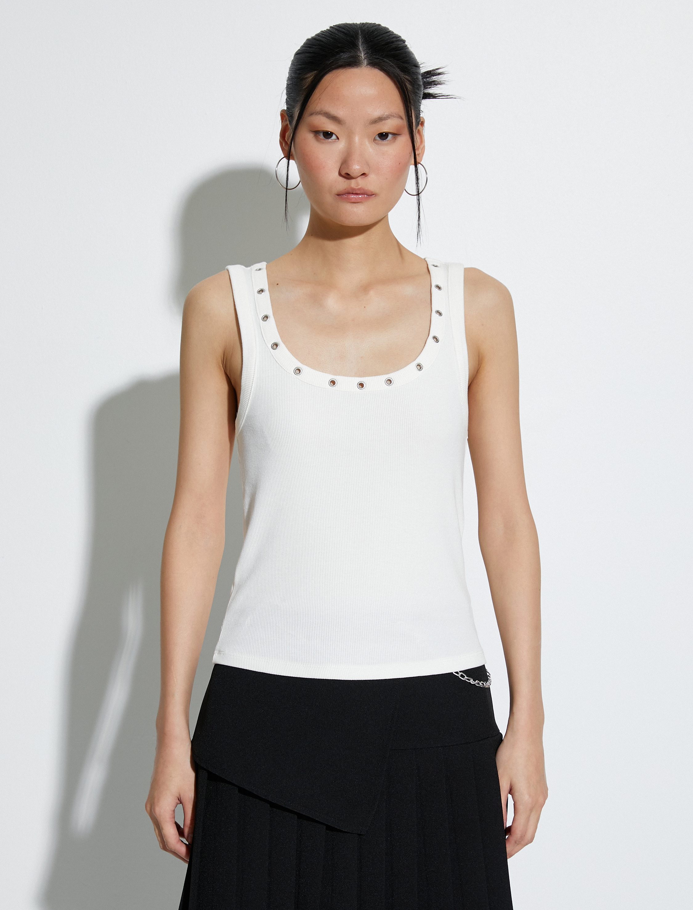   U Yaka Atlet Metal Aksesuar Detaylı Ribanalı Pamuklu