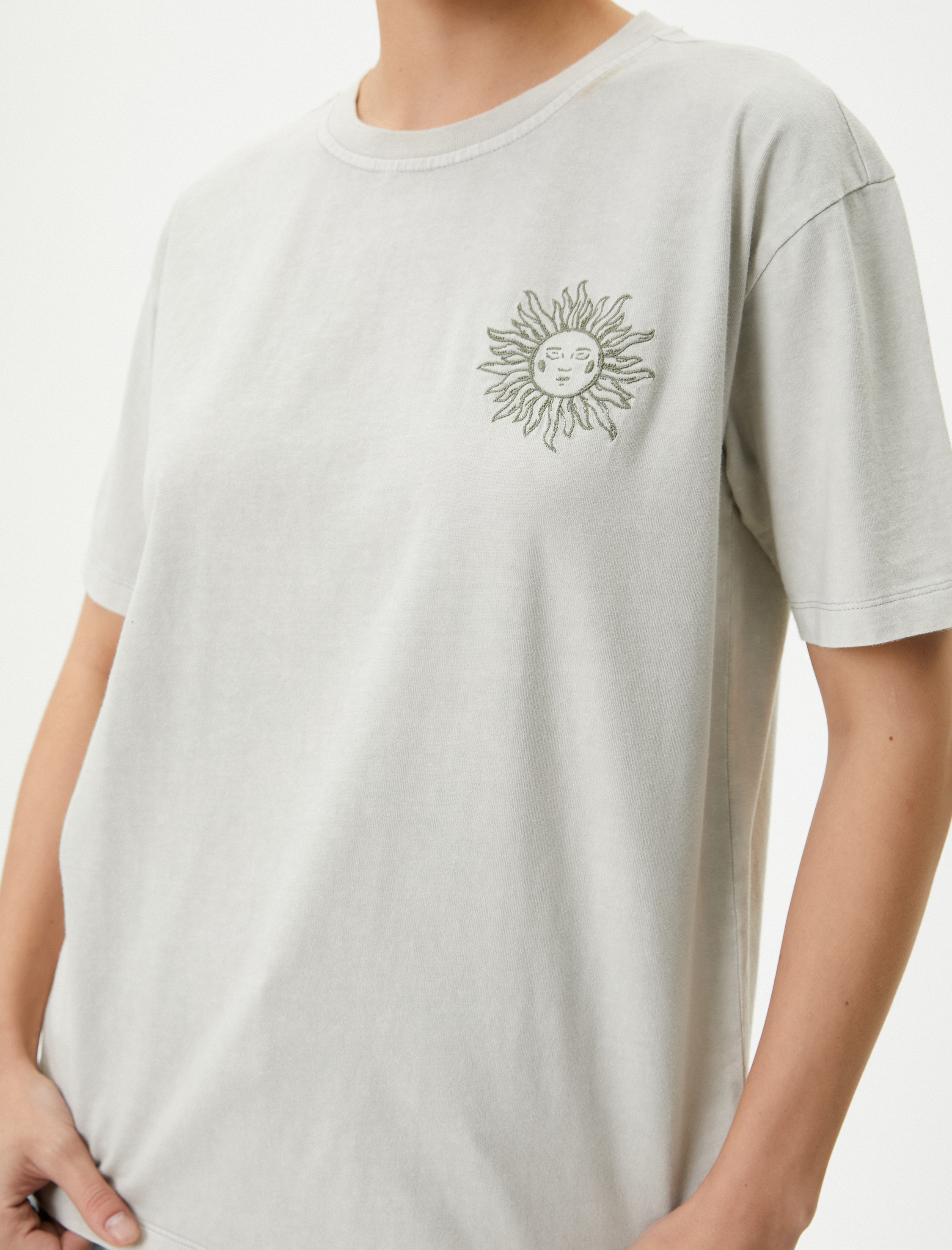   Kısa Kollu Tişört Bisiklet Yaka İşleme Detaylı Rahat Kalıp Pamuklu