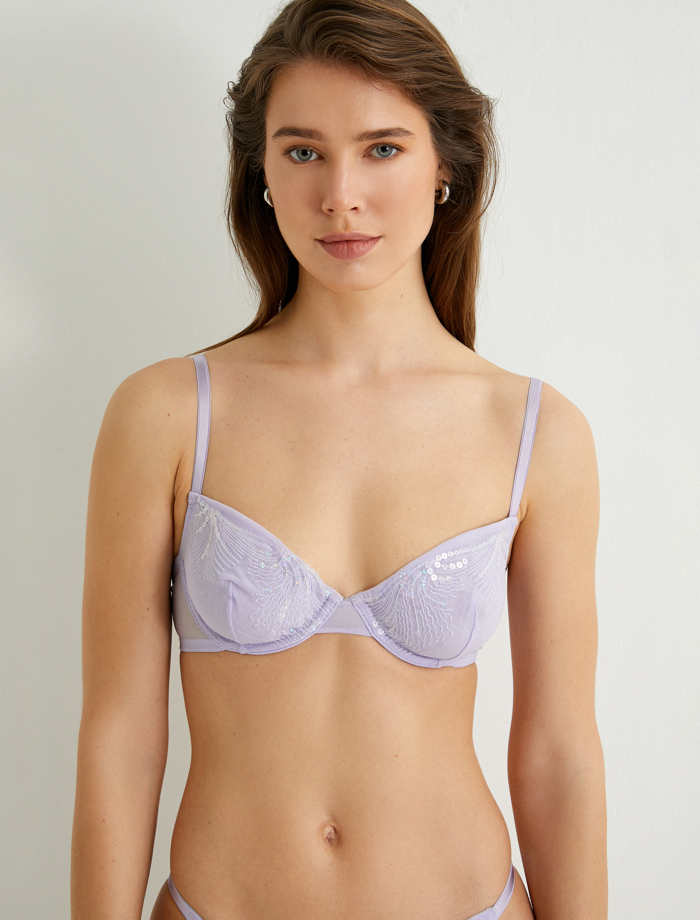   Dantelli Balenli Sütyen Payetli Dolgusuz Kapsız Dar Kalıp