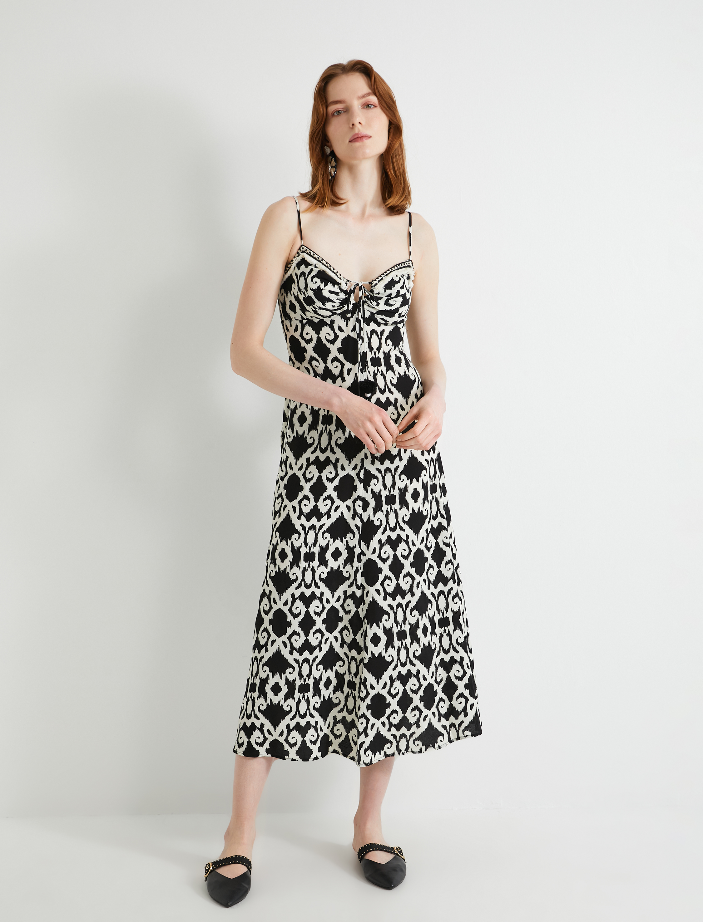   Uzun Elbise Askılı Etnik Desenli Püskül Detaylı Viskon