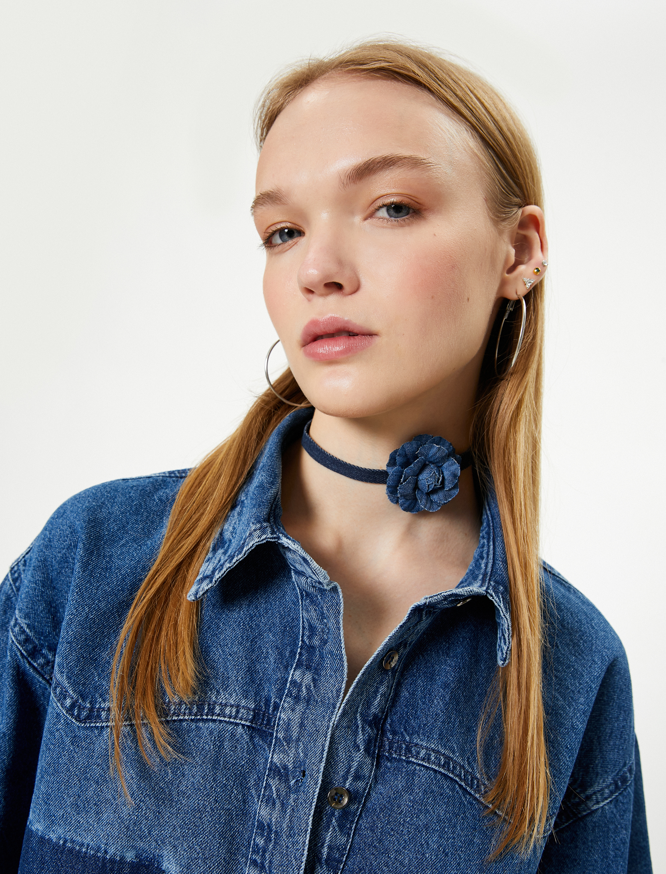  Kadın 3D Çiçekli Choker Kolye