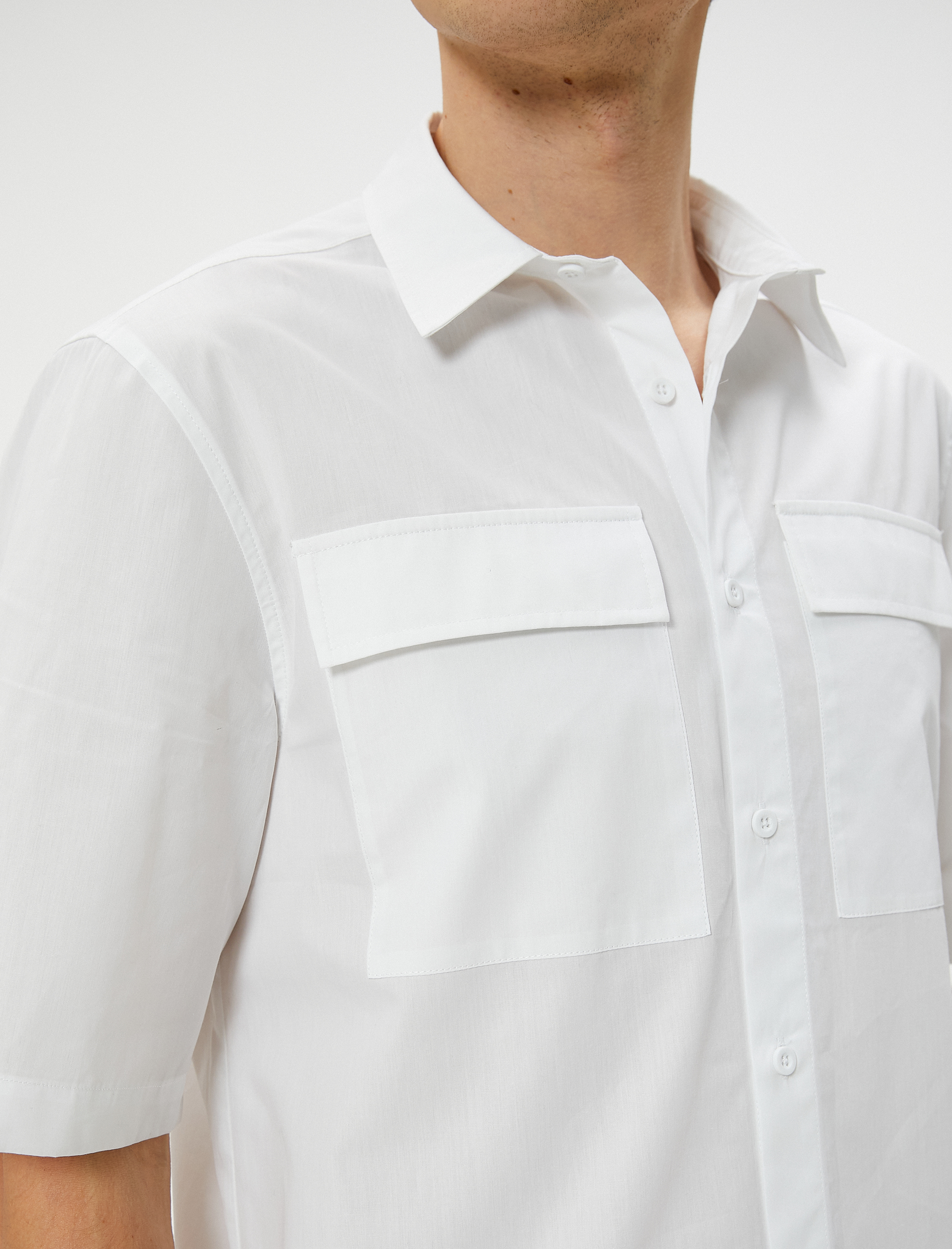   Kısa Kollu Gömlek Cep Detaylı Düğmeli