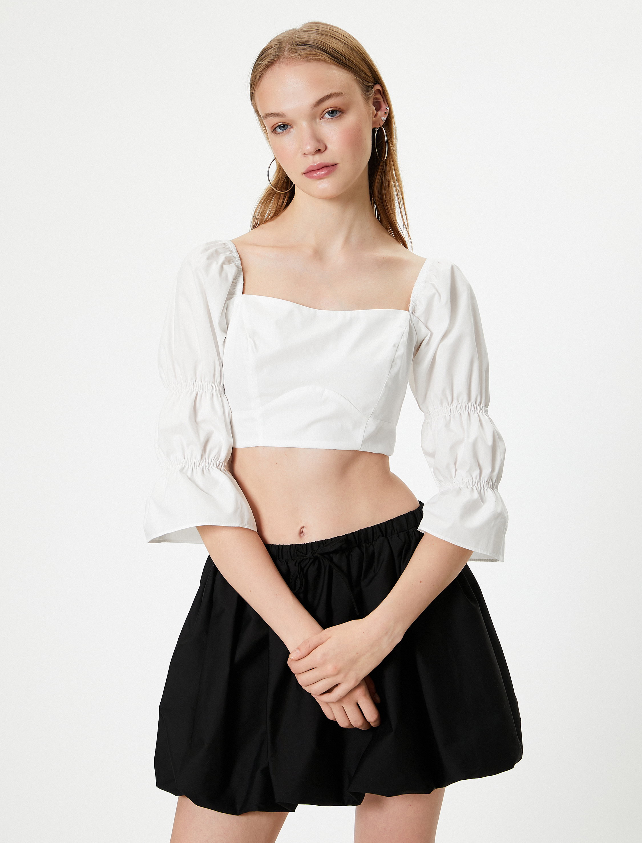 Crop Fırfırlı Bluz Kalp Yaka Uzun Geniş Kollu Slim Fit