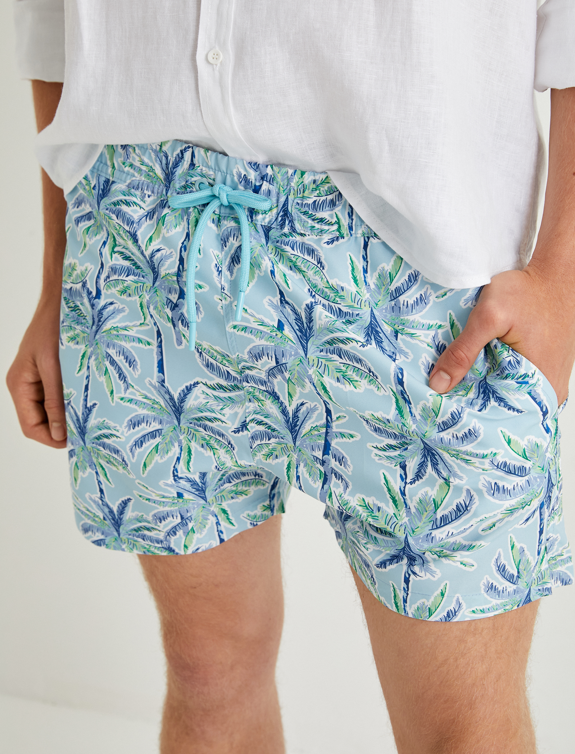   Deniz Şortu Palmiye Baskılı Beli Bağcıklı Cepli