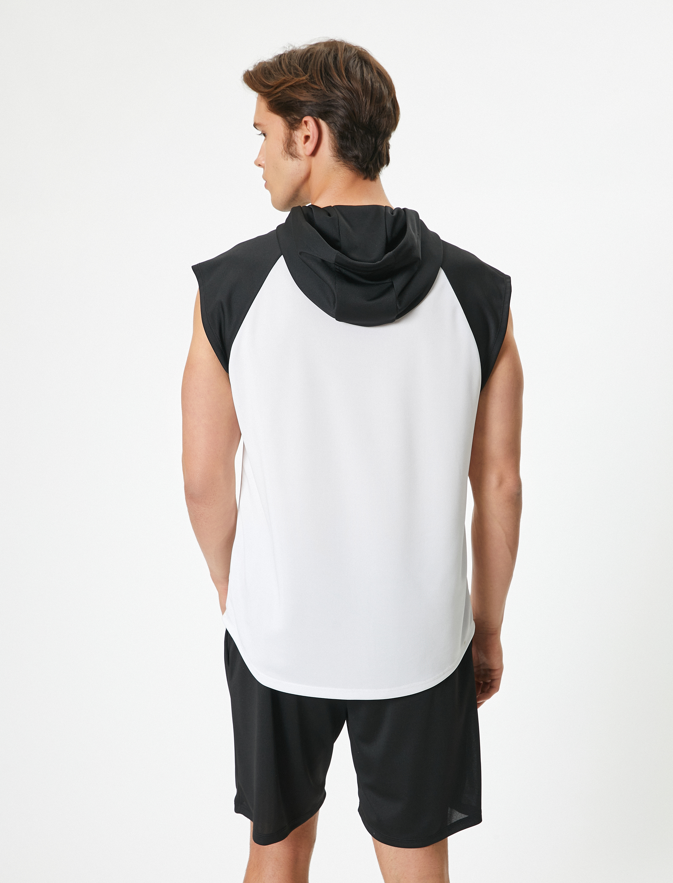   Sporcu Atleti Kapşonlu Slogan Baskılı Reglan Kol Detaylı