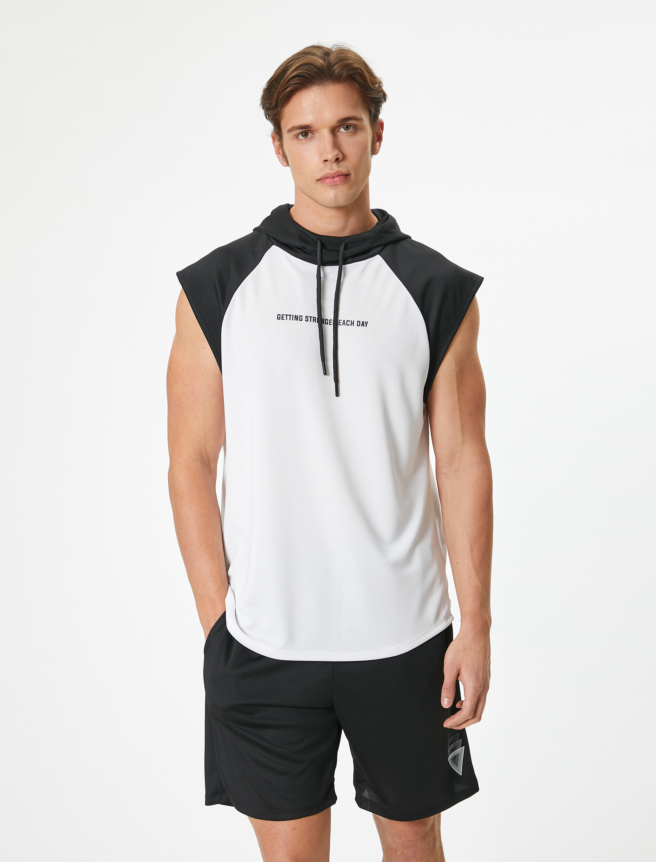   Sporcu Atleti Kapşonlu Slogan Baskılı Reglan Kol Detaylı