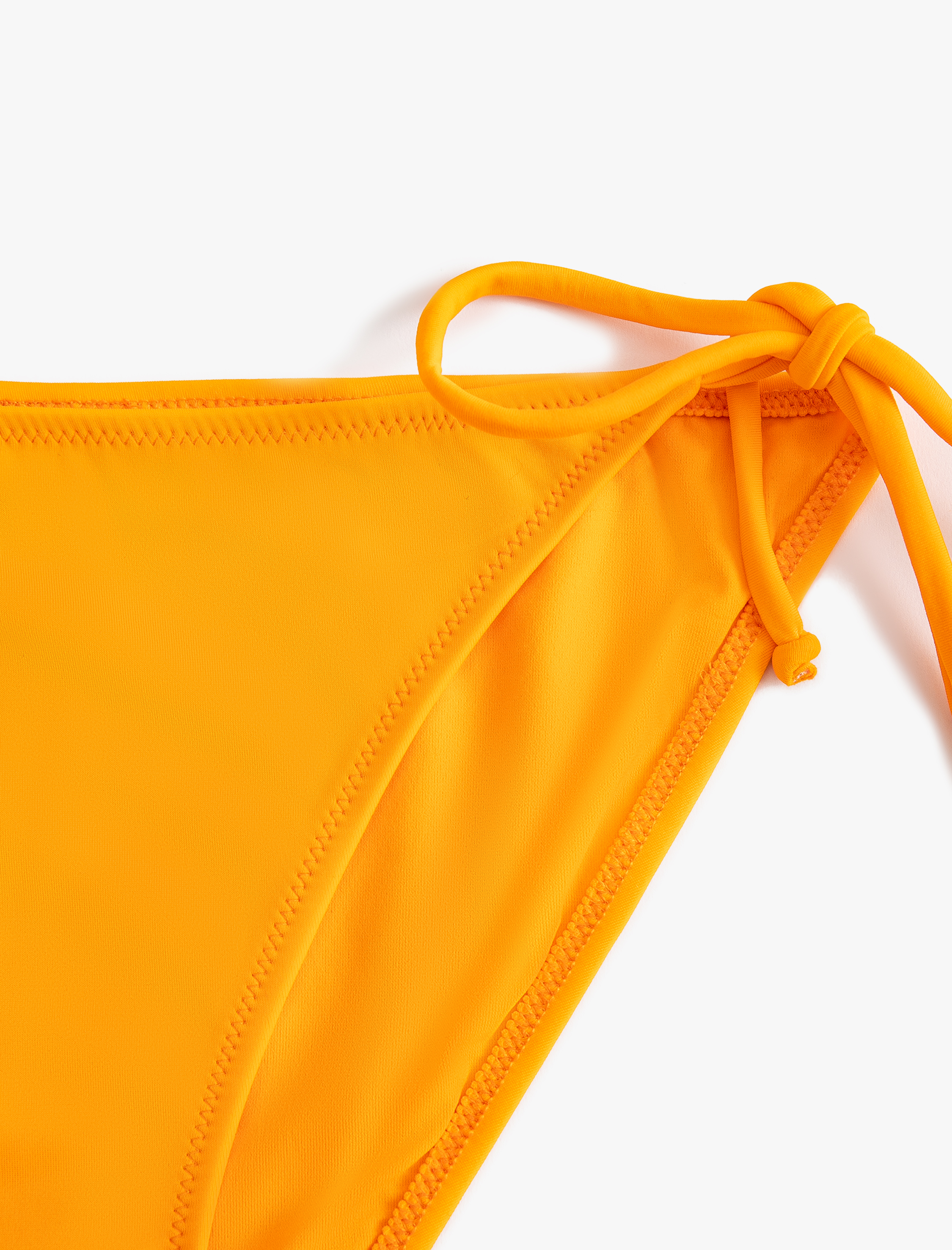   Brazilian Bikini Altı Basic Yanları Bağlama Detaylı