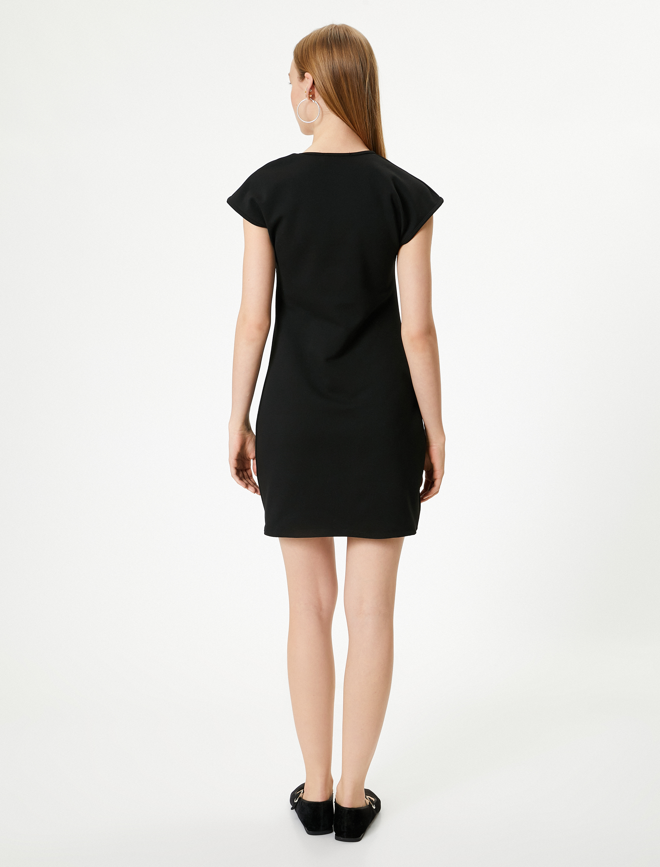 Kısa Kollu Mini Elbise Yırtmaç Detaylı Kare Yaka