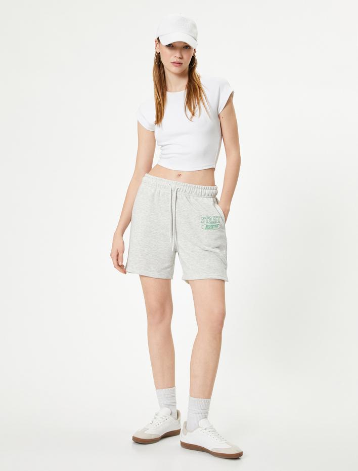  Rahat Kalıp Şort Beli Bağlamalı Baskı Detaylı