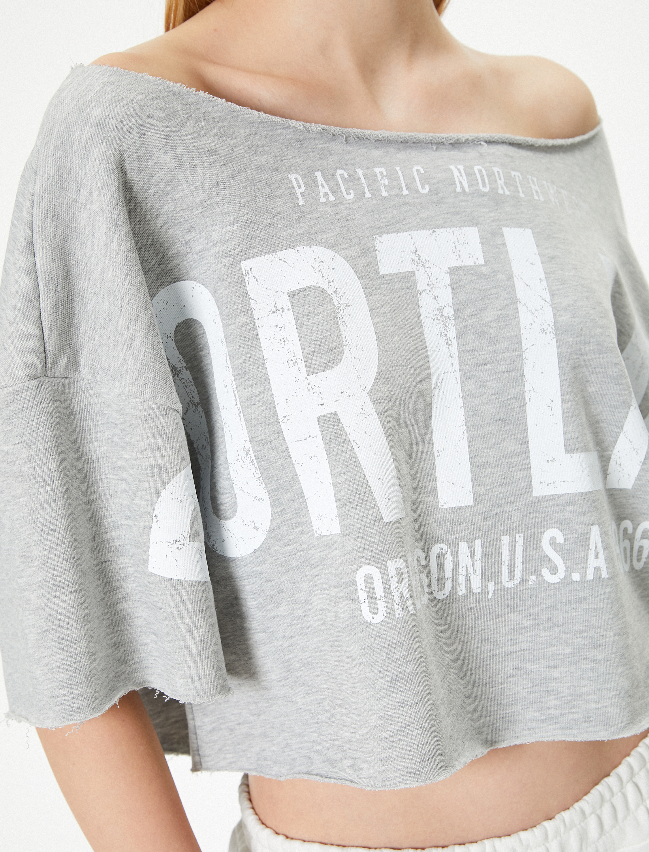   Crop Oversize Tişört Baskılı Kısa Kollu Kayık Yaka