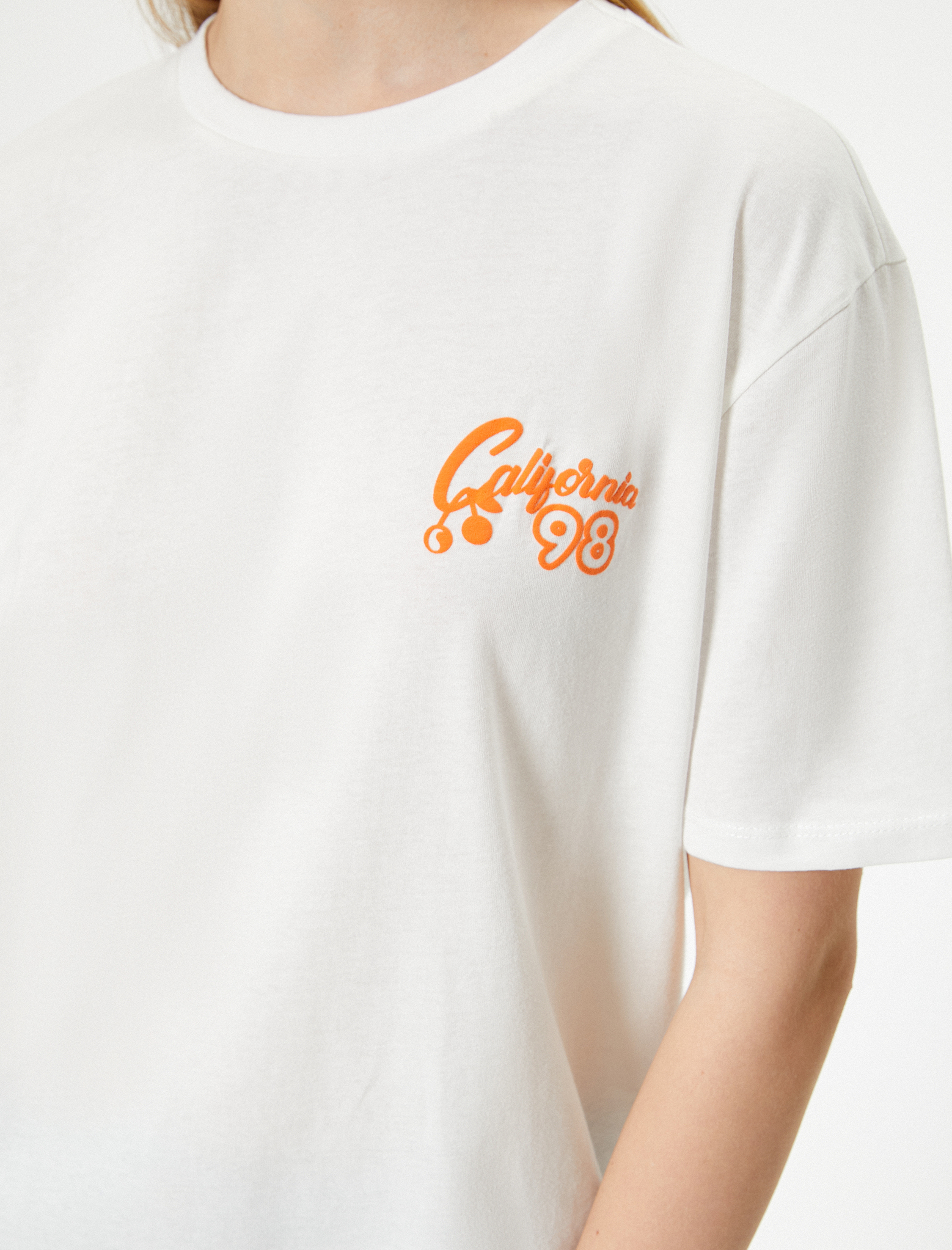   Arkası Baskılı Tişört Kısa Kollu Bisiklet Yaka Rahat Kalıp