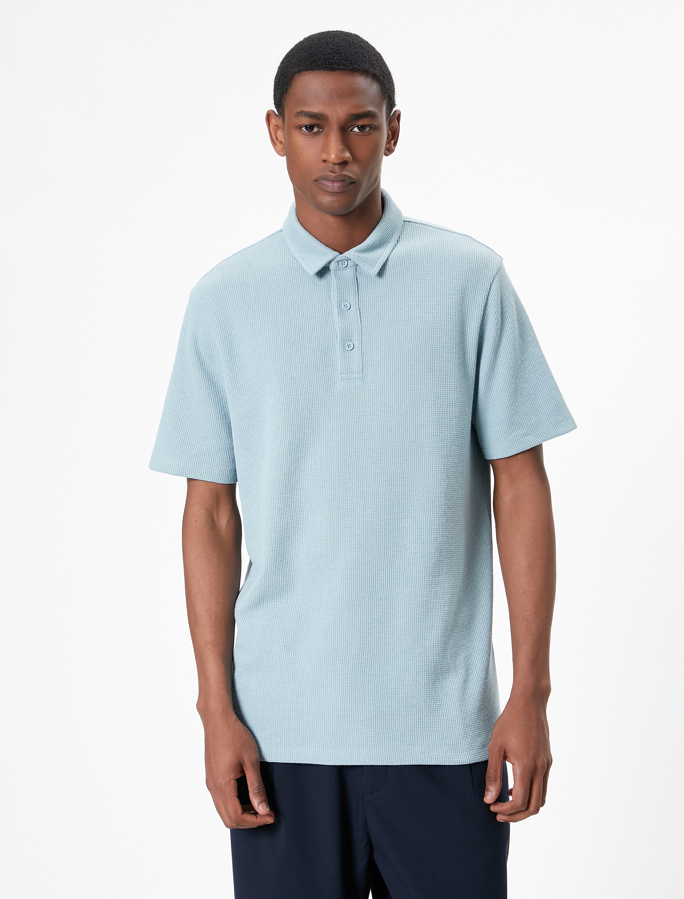   Yakalı Tişört Düğme Detaylı Kısa Kollu Dokulu