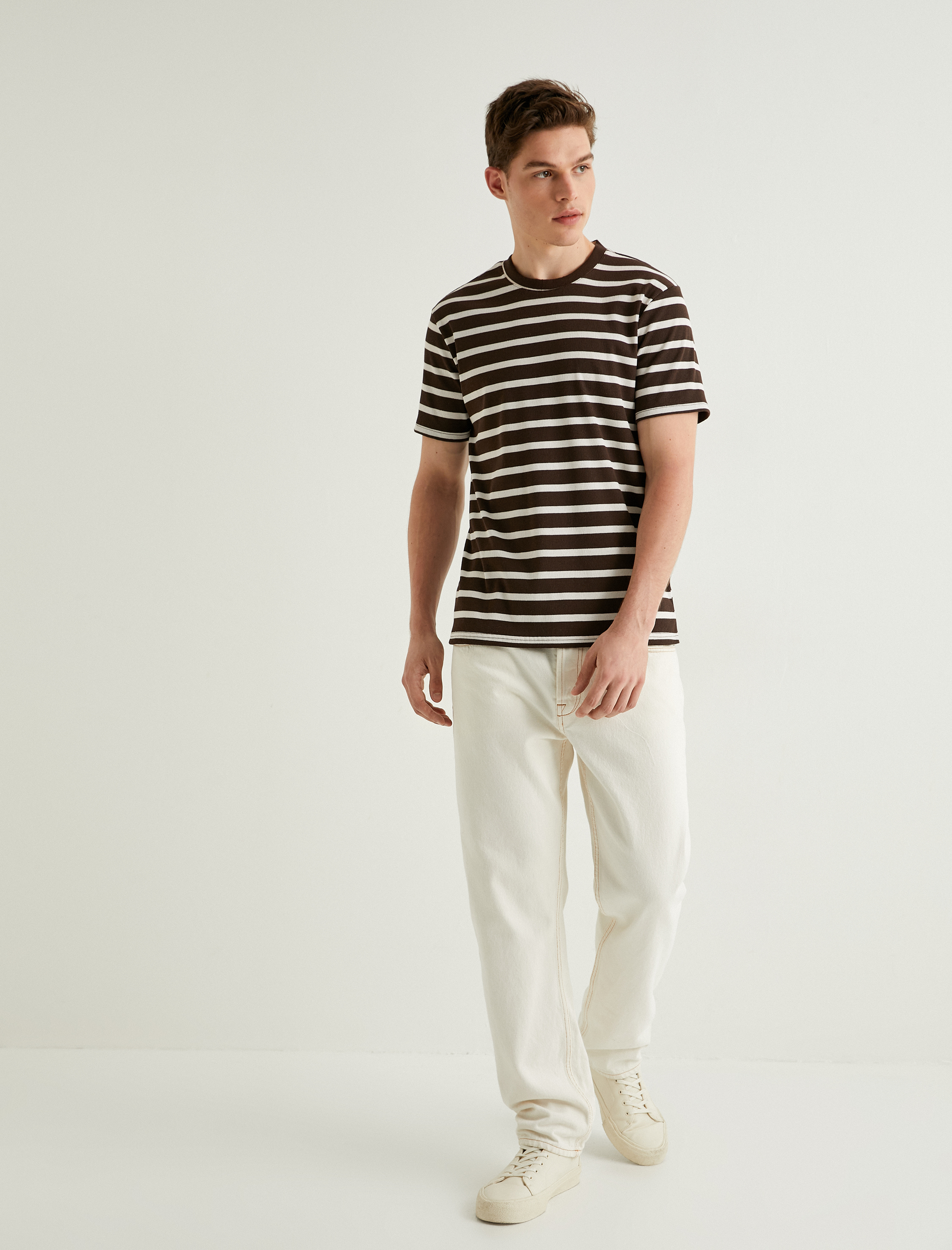   Kısa Kollu Bisiklet Yaka Slim Fit Çizgili Tişört