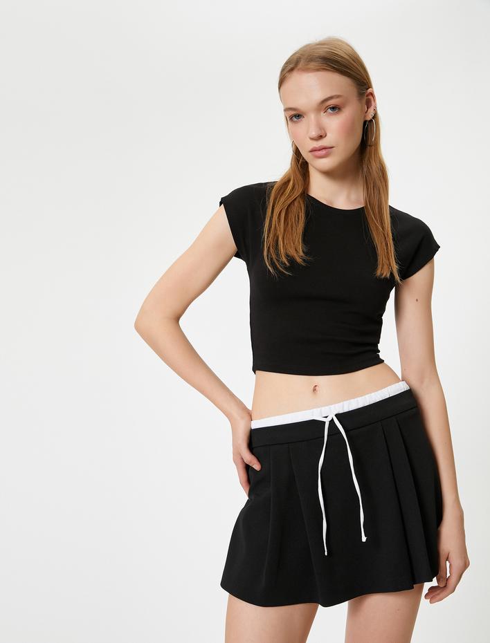 Mini Şort Etek Pileli Rahat Kesim Bağcık Detaylı
