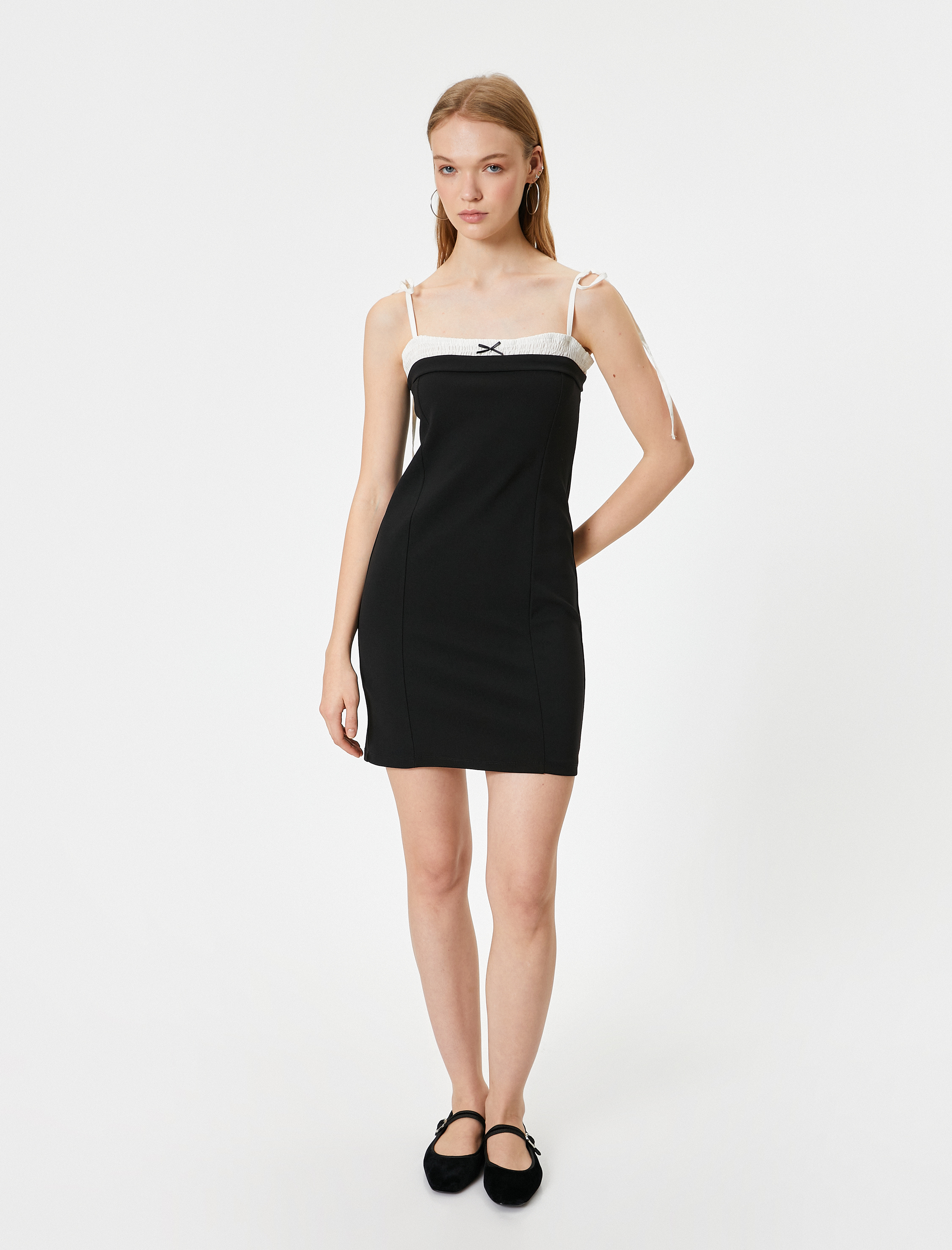   Mini Elbise Fiyonklu İp Askılı Dikiş Detaylı Slim Fit