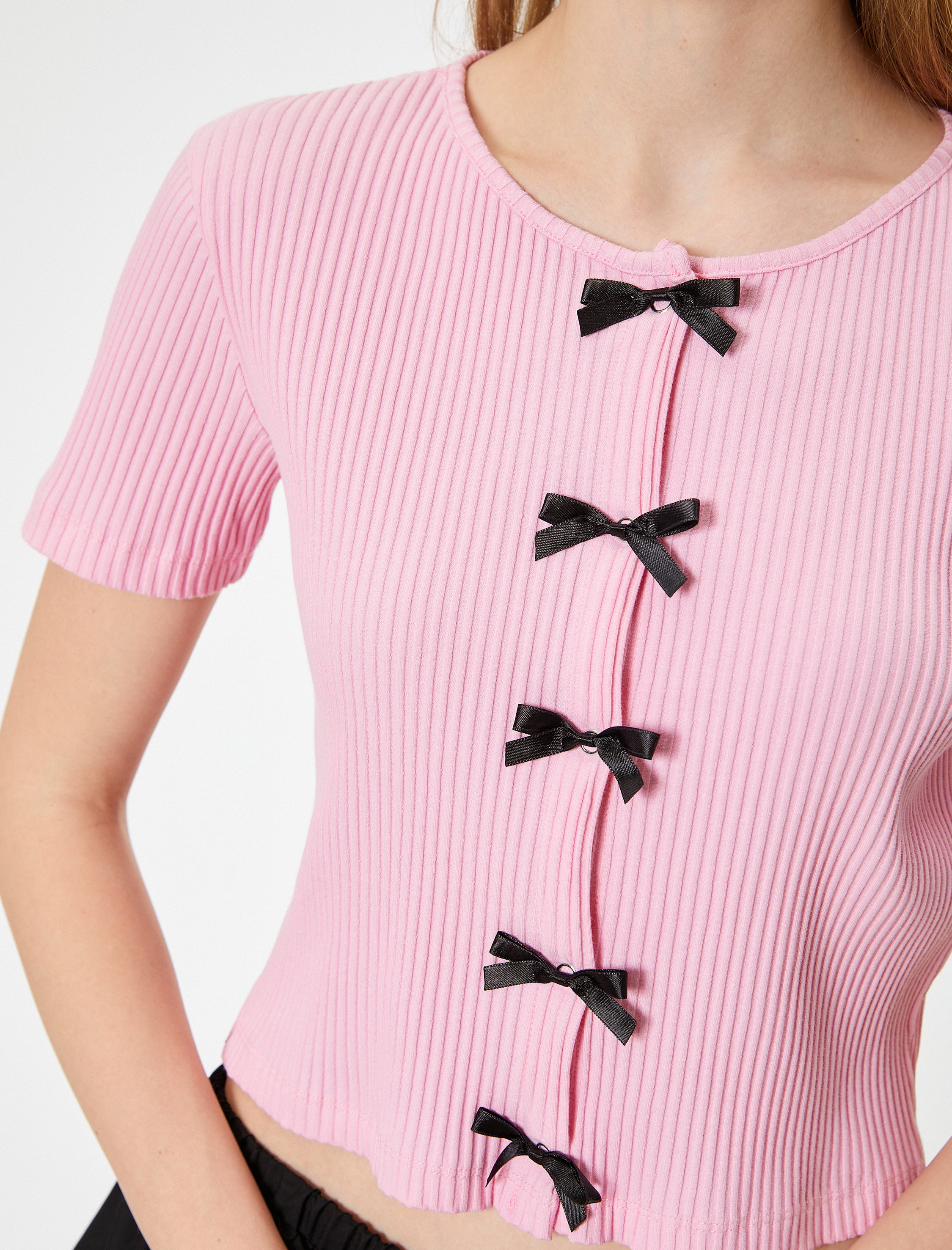   Fiyonk Detaylı Hırka Çıtçıt Düğmeli Kısa Kollu Bisiklet Yaka Slim Fit