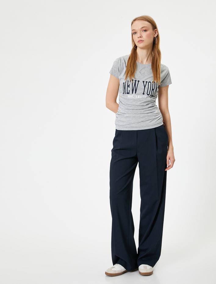  Kolej Tişört Baskılı Kruvaze Yaka Büzgü Detaylı Slim Fit Viskon Karışımlı