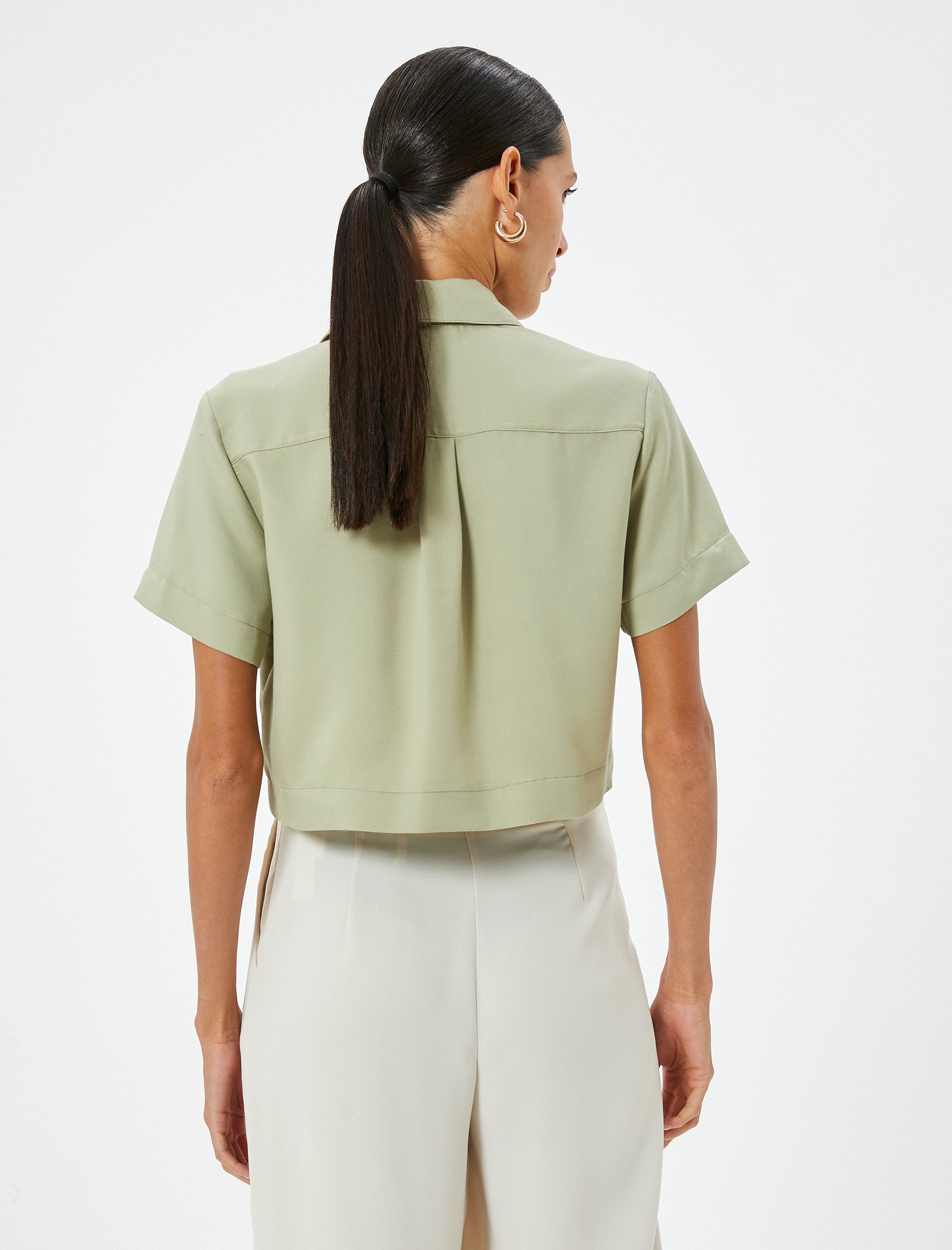   Modal Kumaş Crop Gömlek Kargo Cepli Metal Aksesuar Detaylı