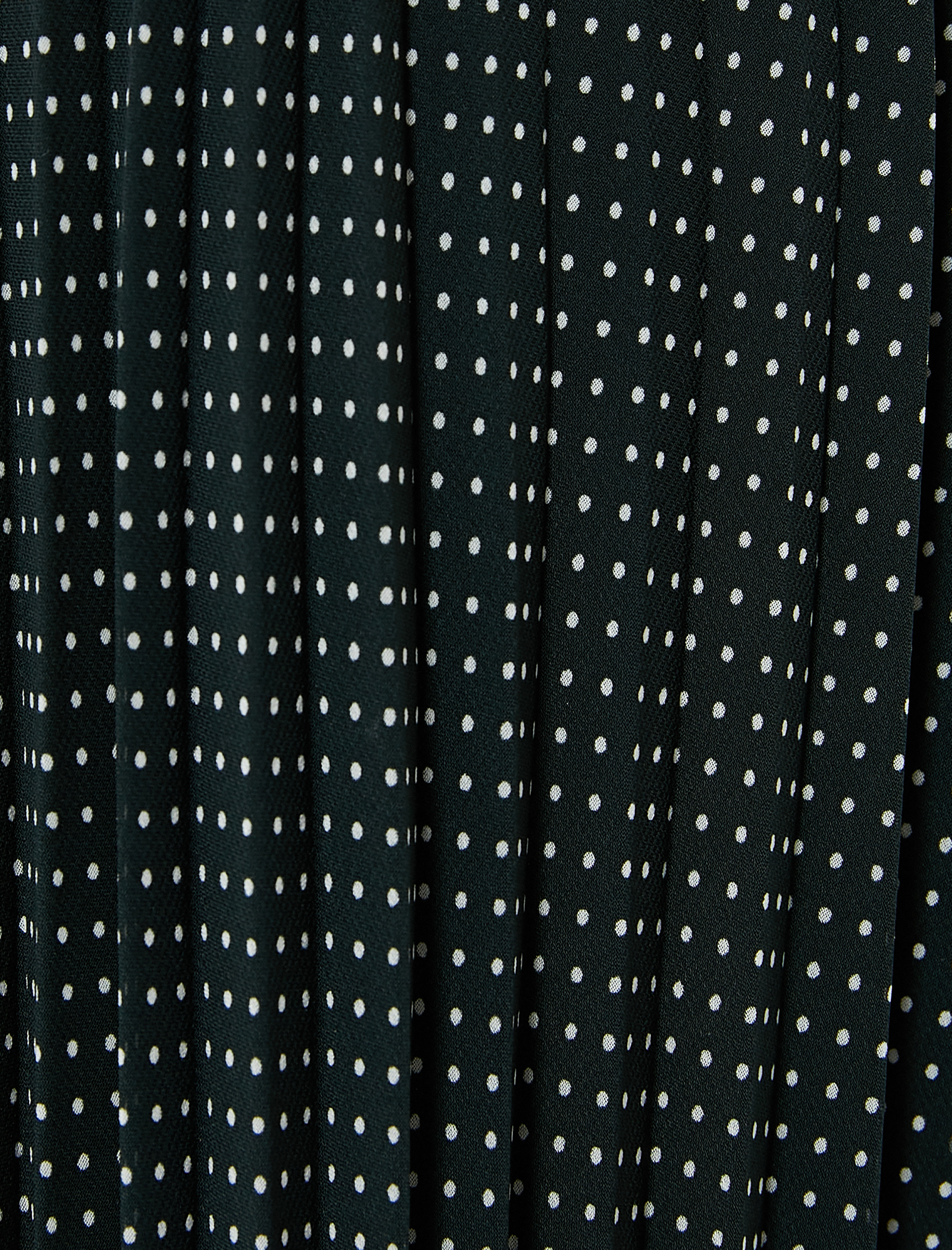   Puantiyeli Pileli Midi Şifon Elbise Kolsuz Tül Etek Detaylı Düğmeli Kemerli