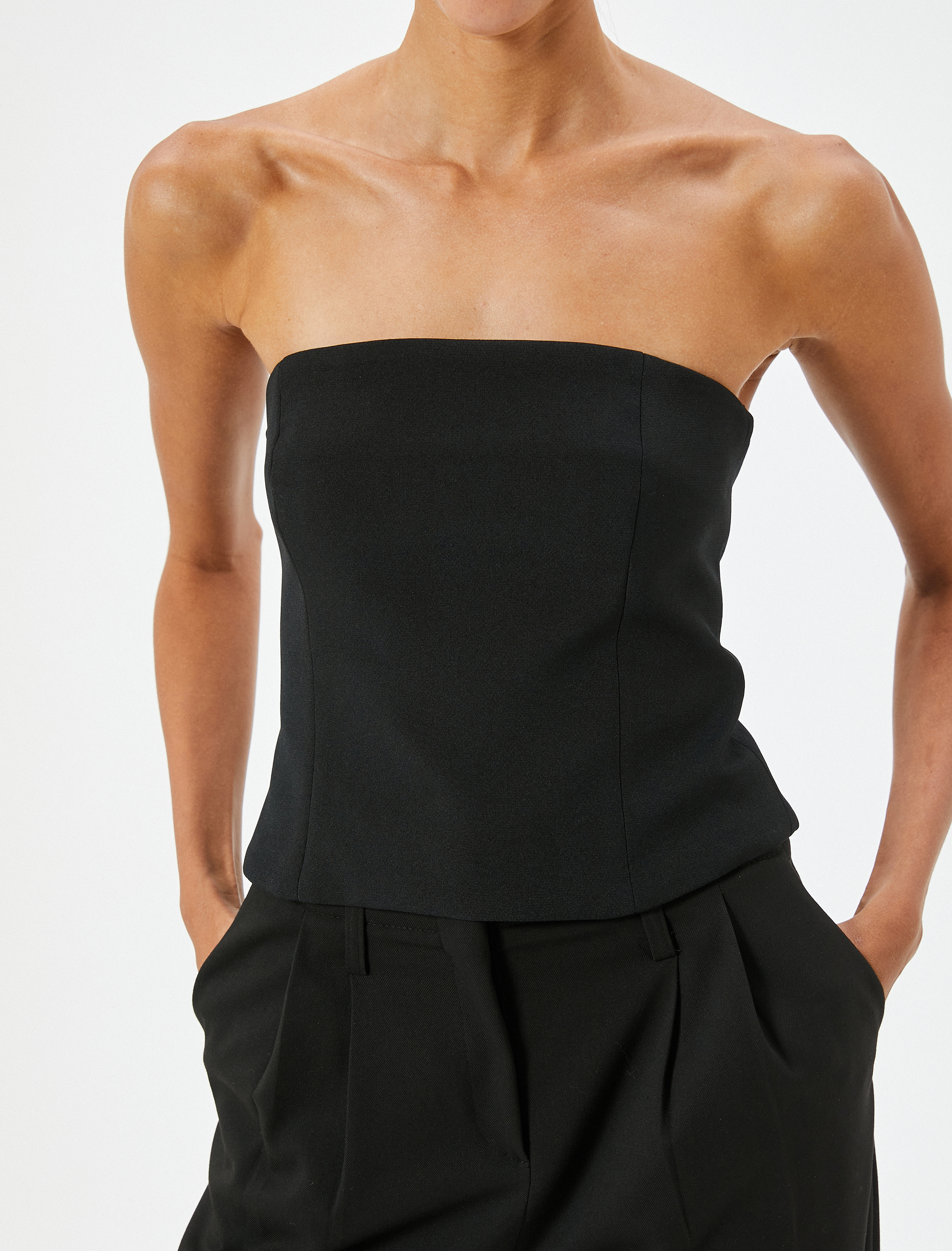   Crop Straplez Üst Arkası Fermuar Kapamalı Slim Fit