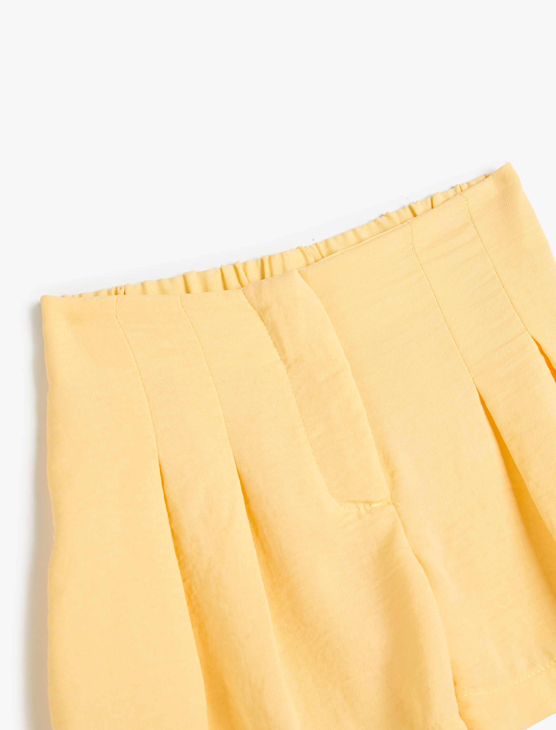  Kız Çocuk Şort Pileli Diz Üstü Beli Lastikli